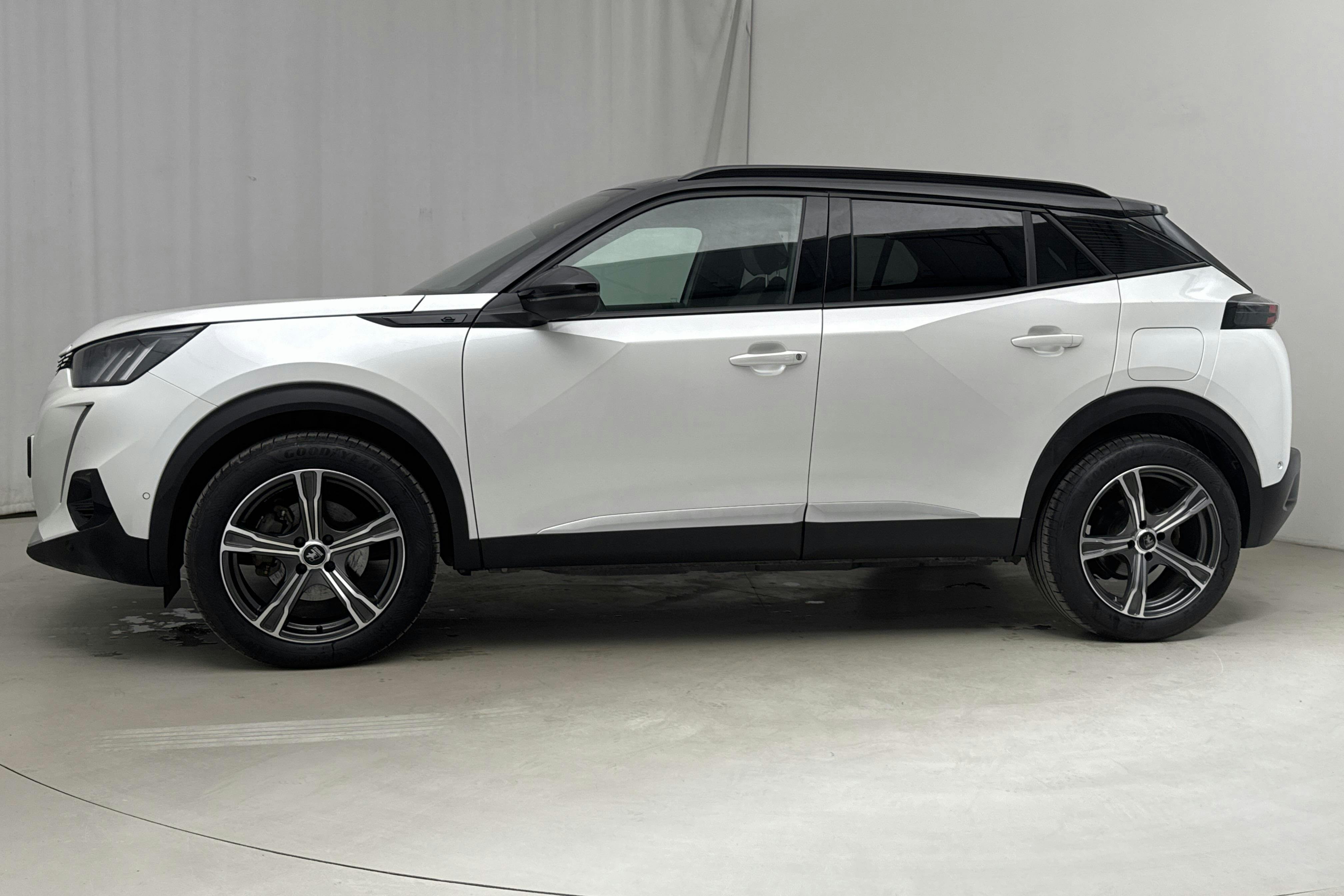 Peugeot e-2008 50 kWh (136hk) - 76 500 km - Automaattinen - valkoinen - 2022