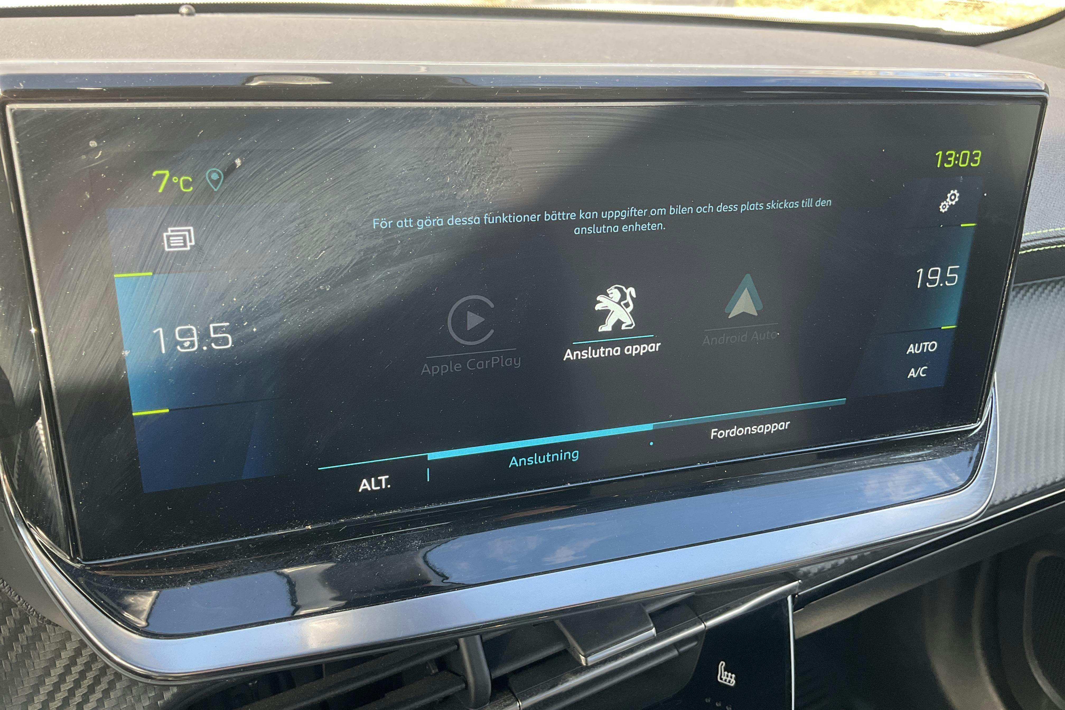 Peugeot e-2008 50 kWh (136hk) - 76 500 km - Automaattinen - valkoinen - 2022