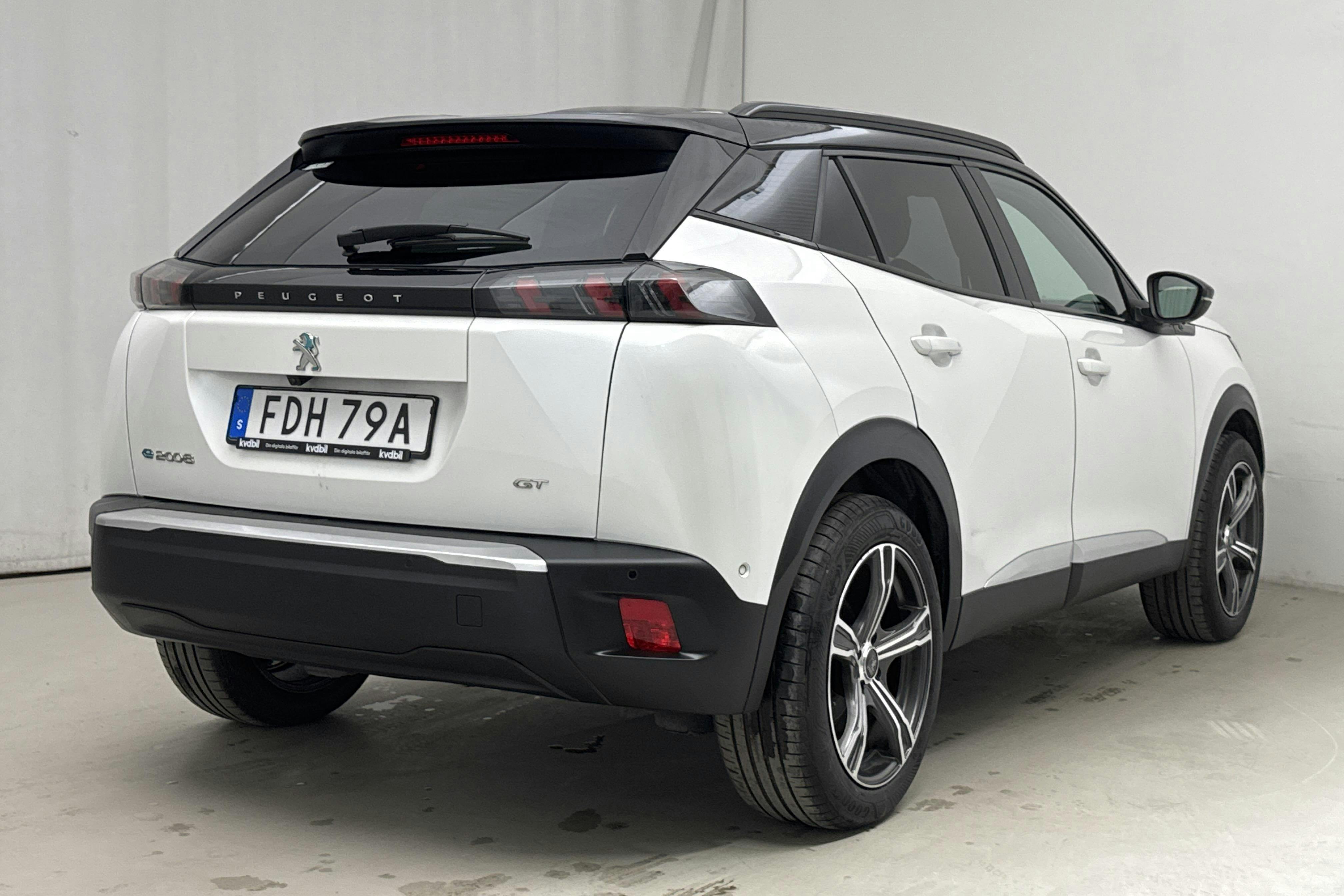 Peugeot e-2008 50 kWh (136hk) - 76 500 km - Automaattinen - valkoinen - 2022