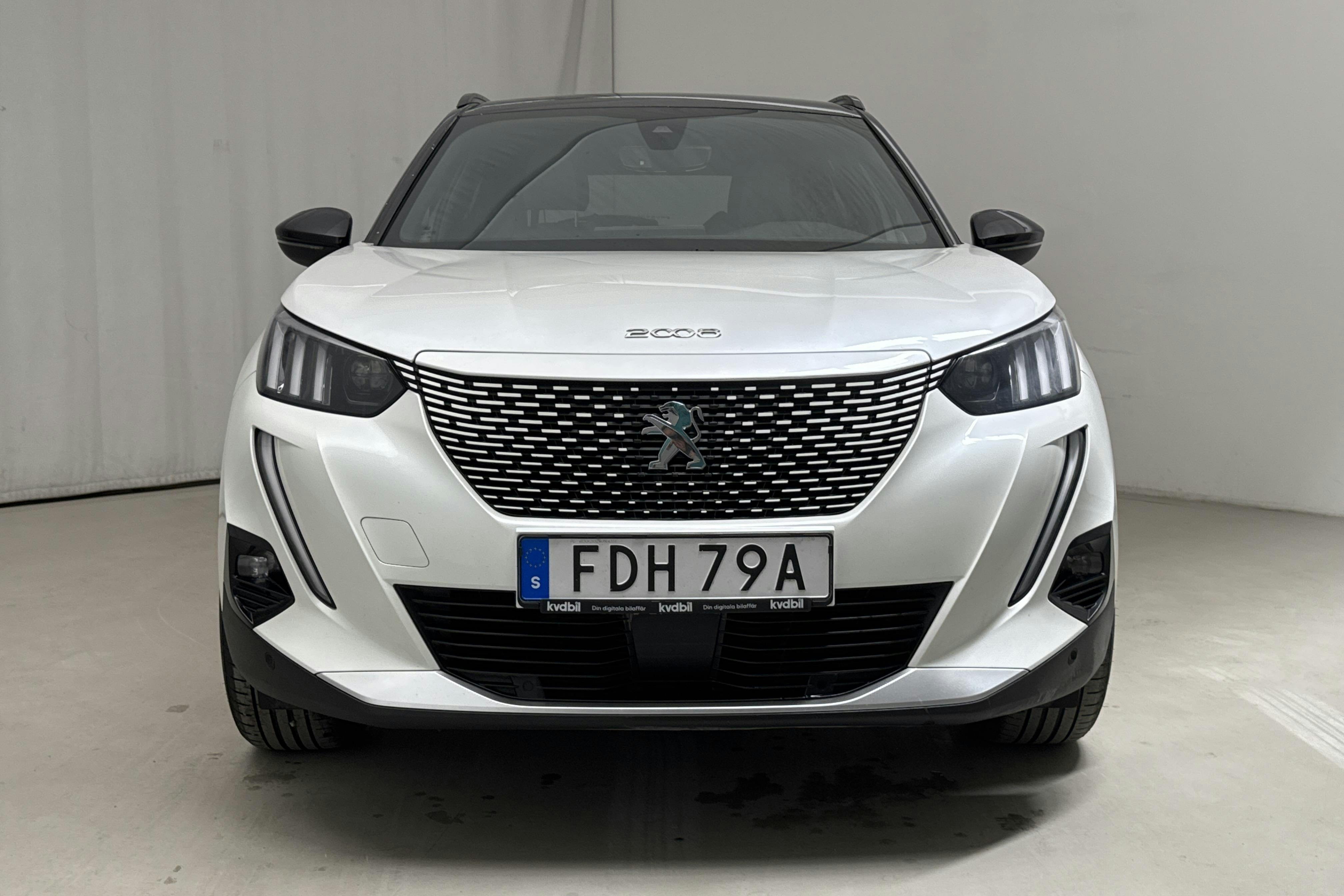 Peugeot e-2008 50 kWh (136hk) - 76 500 km - Automaattinen - valkoinen - 2022