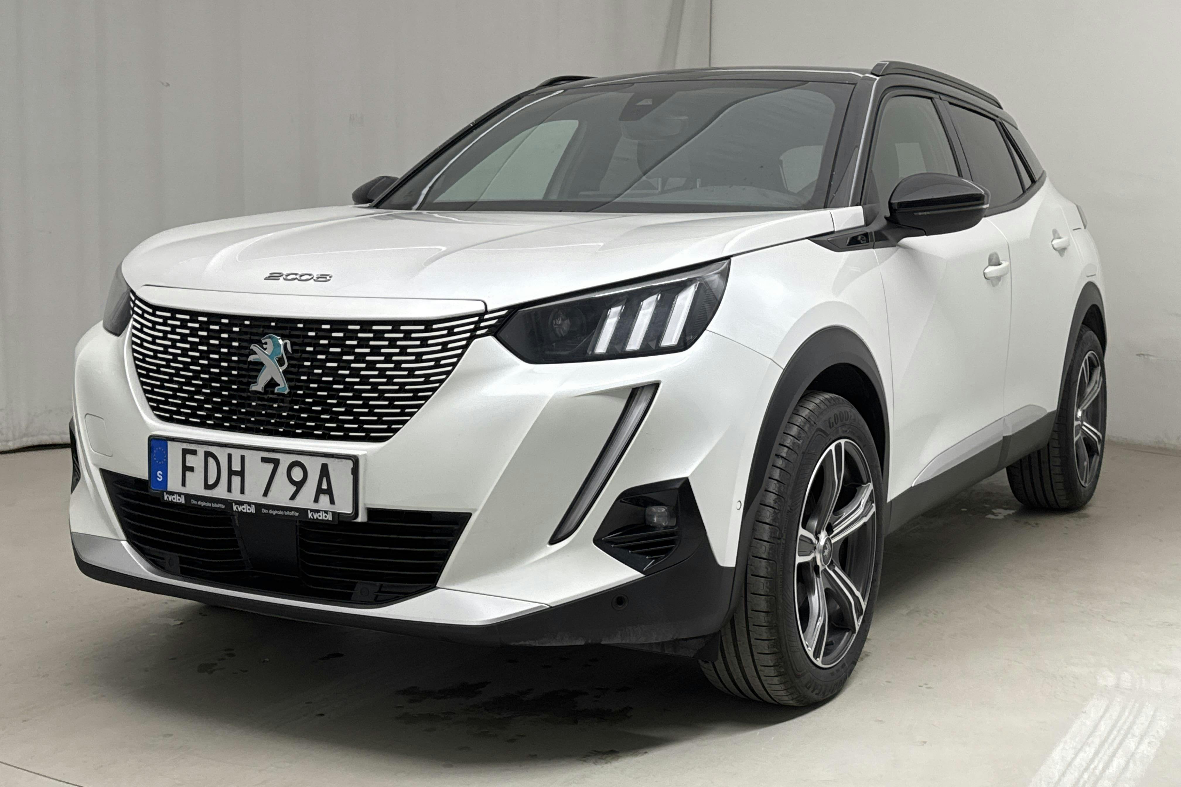 Peugeot e-2008 50 kWh (136hk) - 76 500 km - Automaattinen - valkoinen - 2022