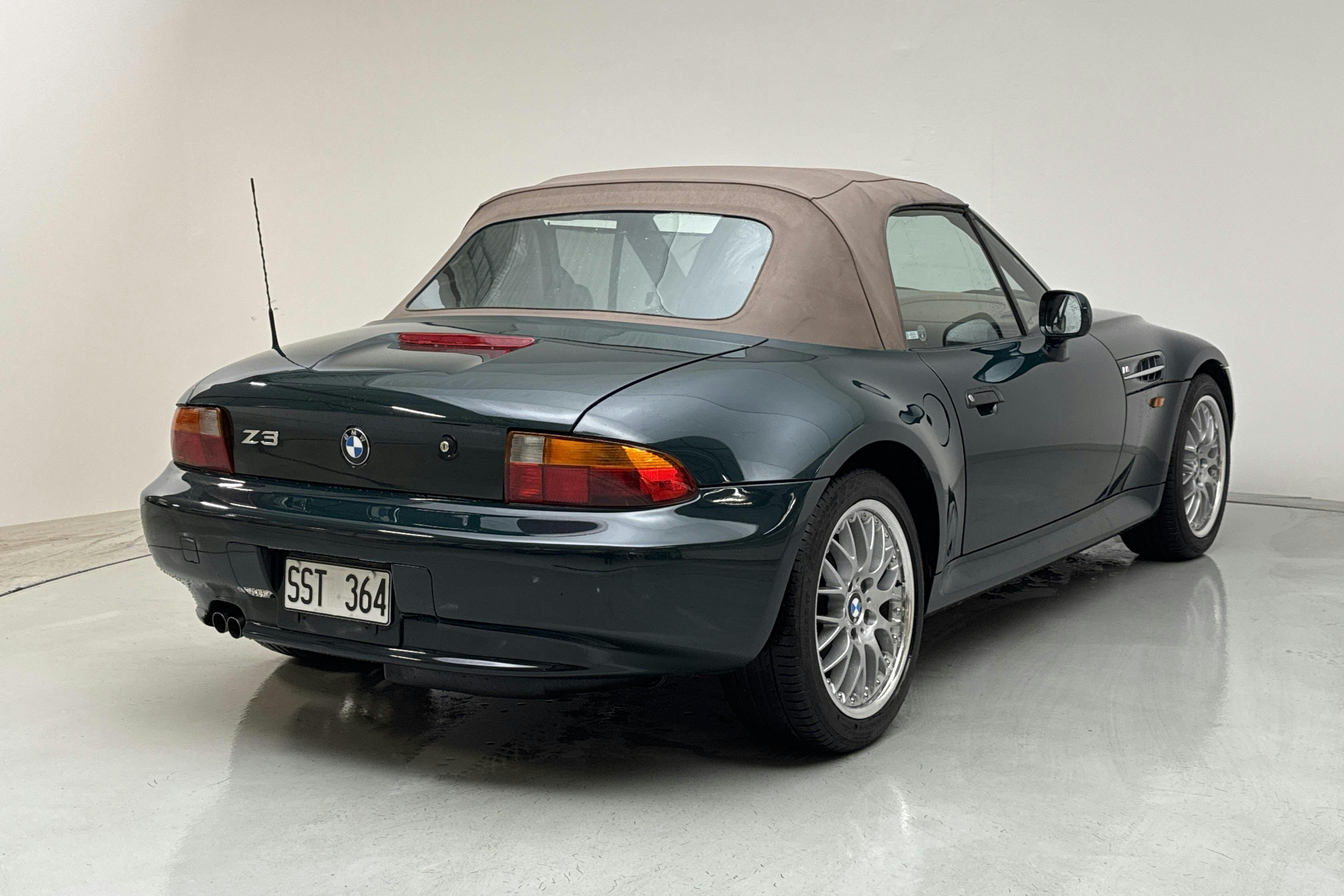 BMW Z3 2.8 Cabriolet (193hk) - 10 993 mil - Manuell - Dark Green - 1998