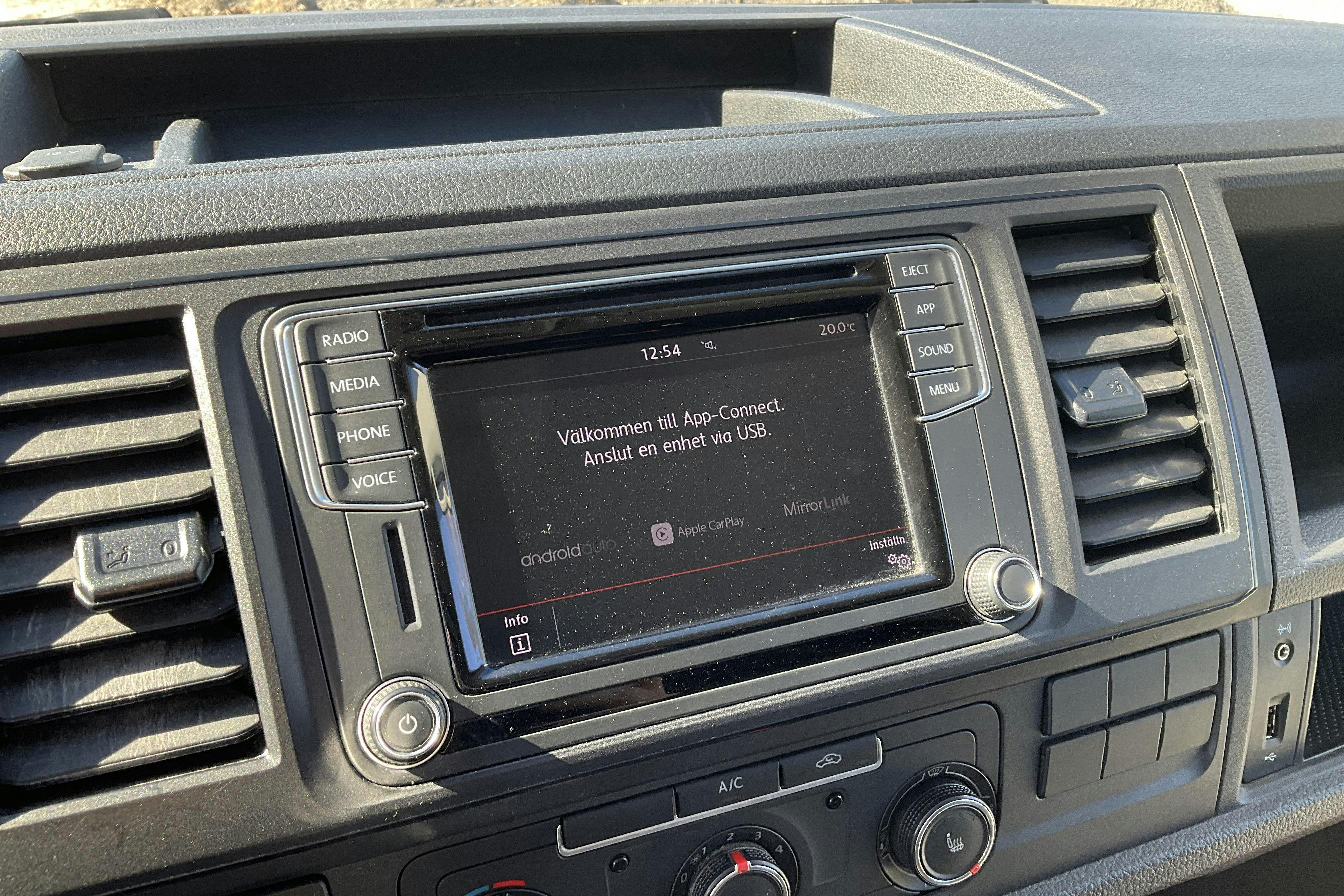 VW Transporter T6 2.0 TDI BMT Skåp (150hk) - 133 040 km - Automatyczna - biały - 2019