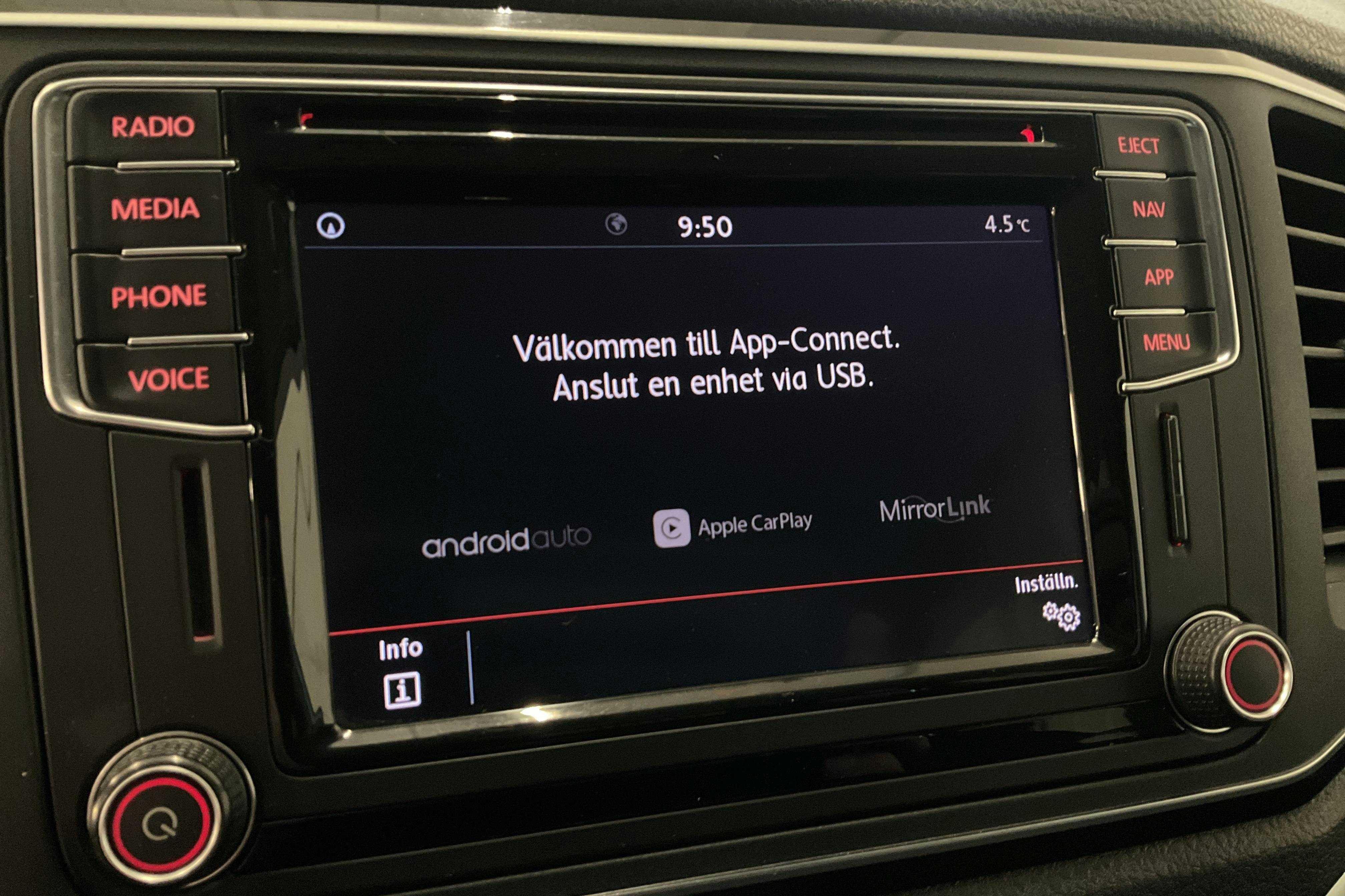 VW Amarok 3.0 TDI 4motion (224hk) - 23 554 mil - Automat - vit - 2018