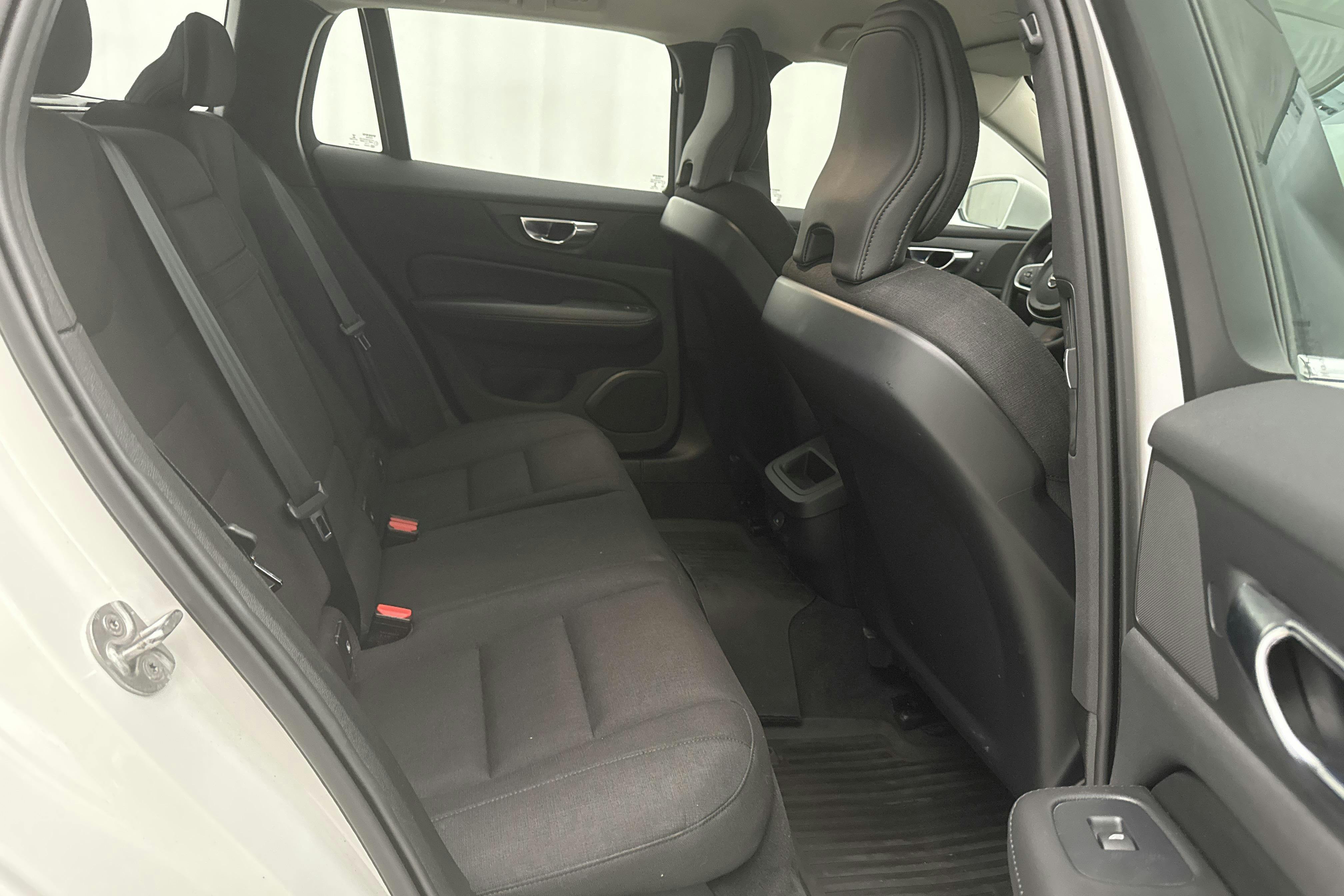 Volvo V60 B4 Mildhybrid, Diesel (197hk) - 11 876 mil - Automat - vit - 2022