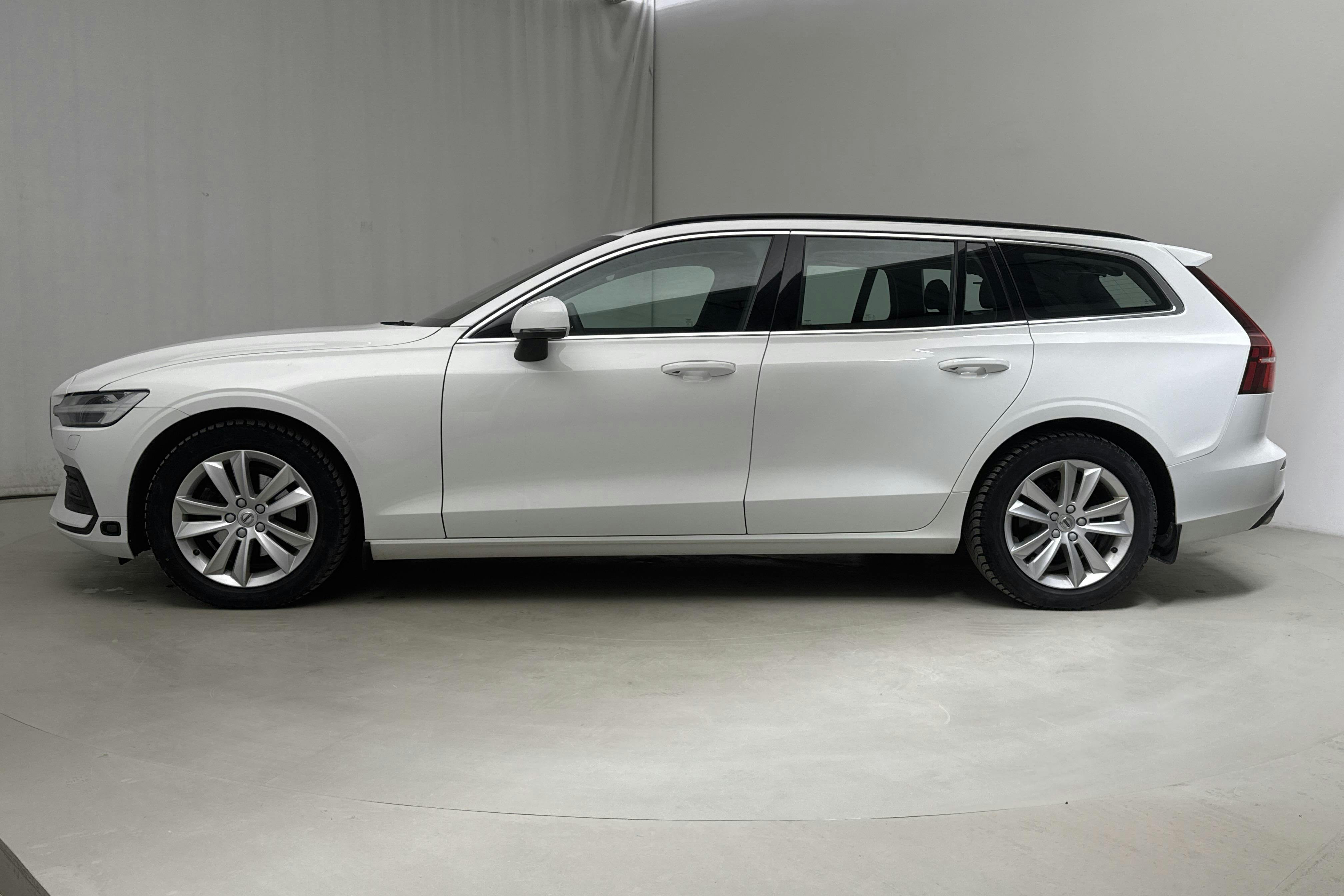 Volvo V60 B4 Mildhybrid, Diesel (197hk) - 11 876 mil - Automat - vit - 2022