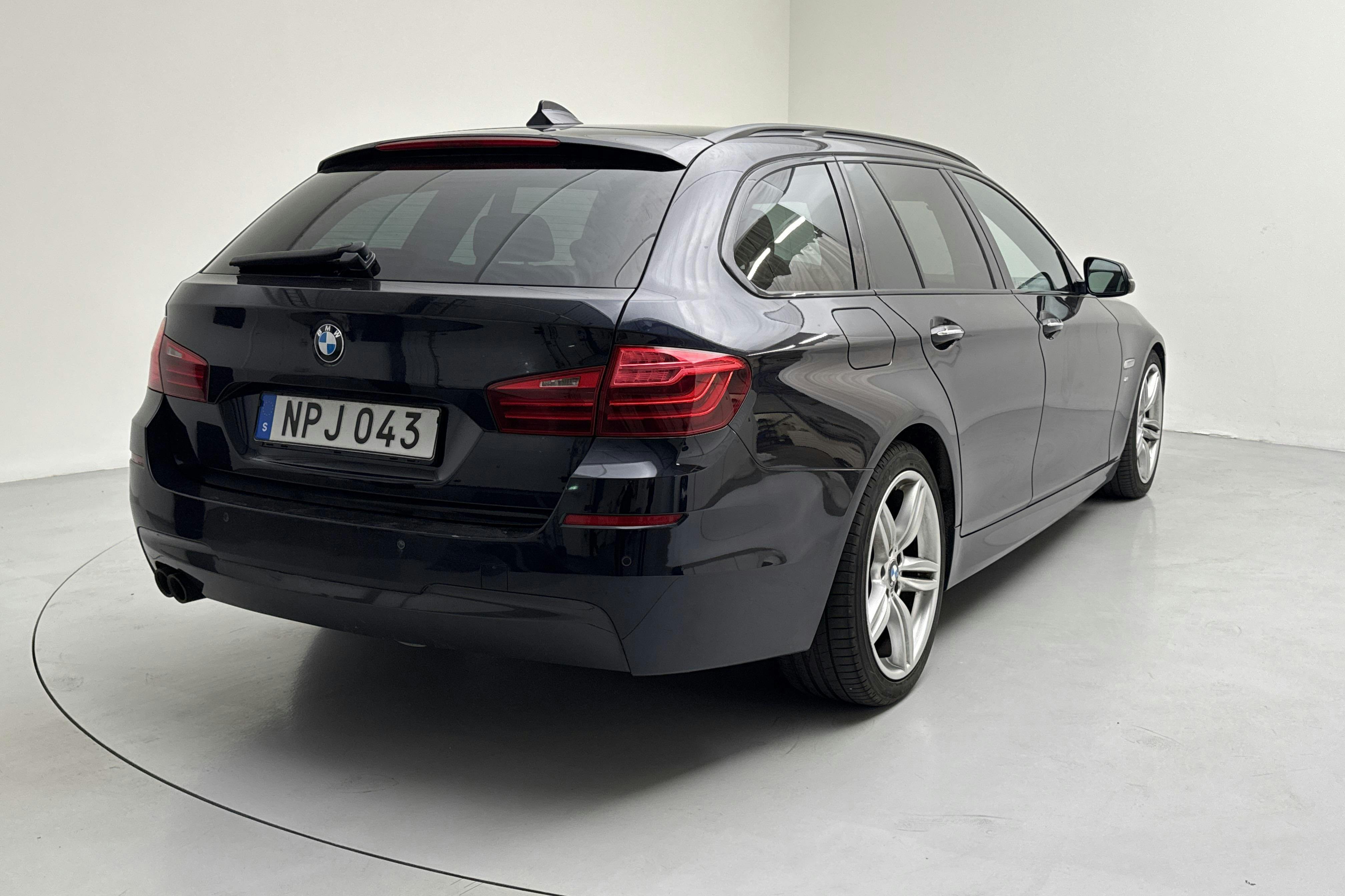 BMW 520d xDrive Touring, F11 (190hk) - 23 187 mil - Automat - svart - 2015