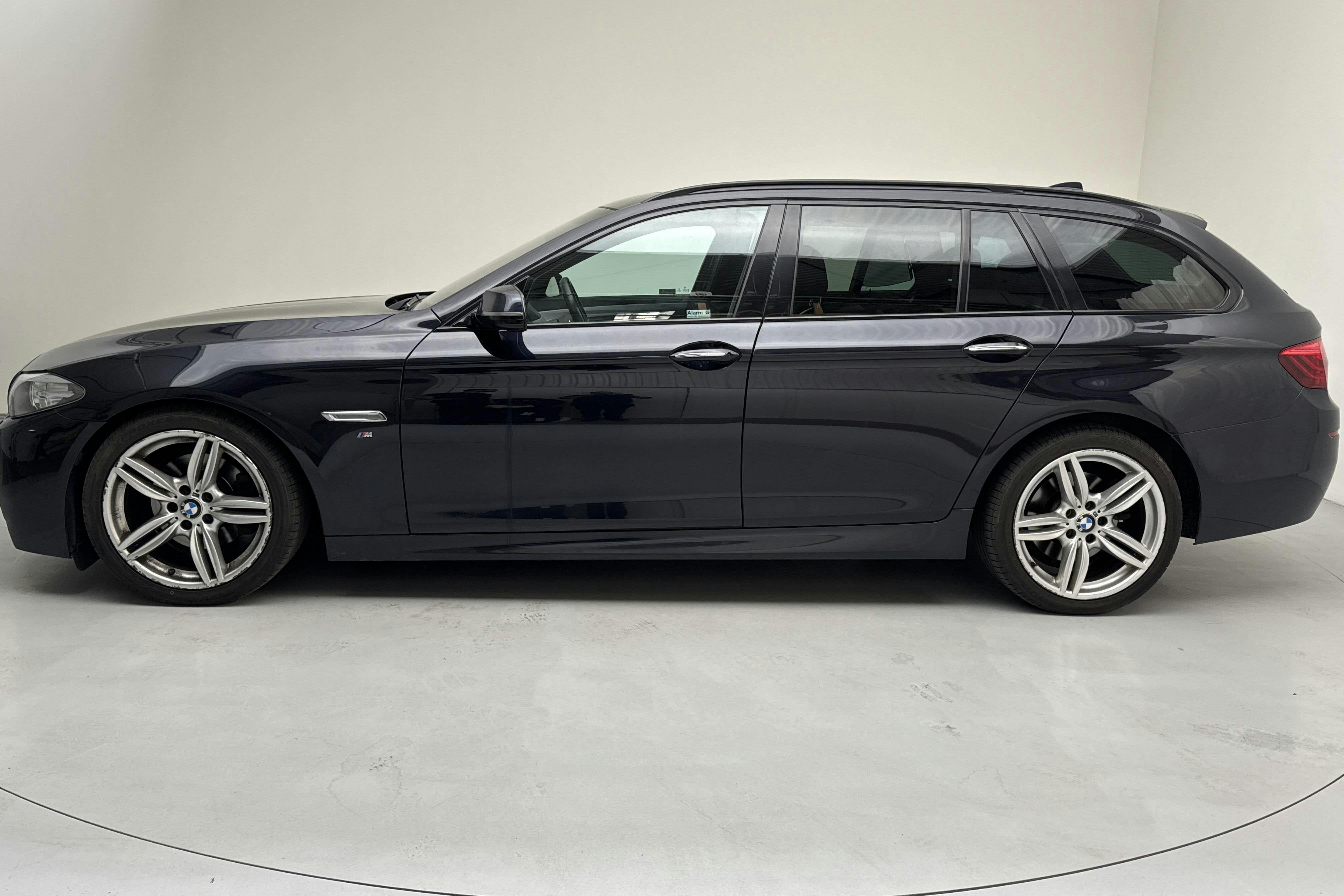 BMW 520d xDrive Touring, F11 (190hk) - 23 187 mil - Automat - svart - 2015