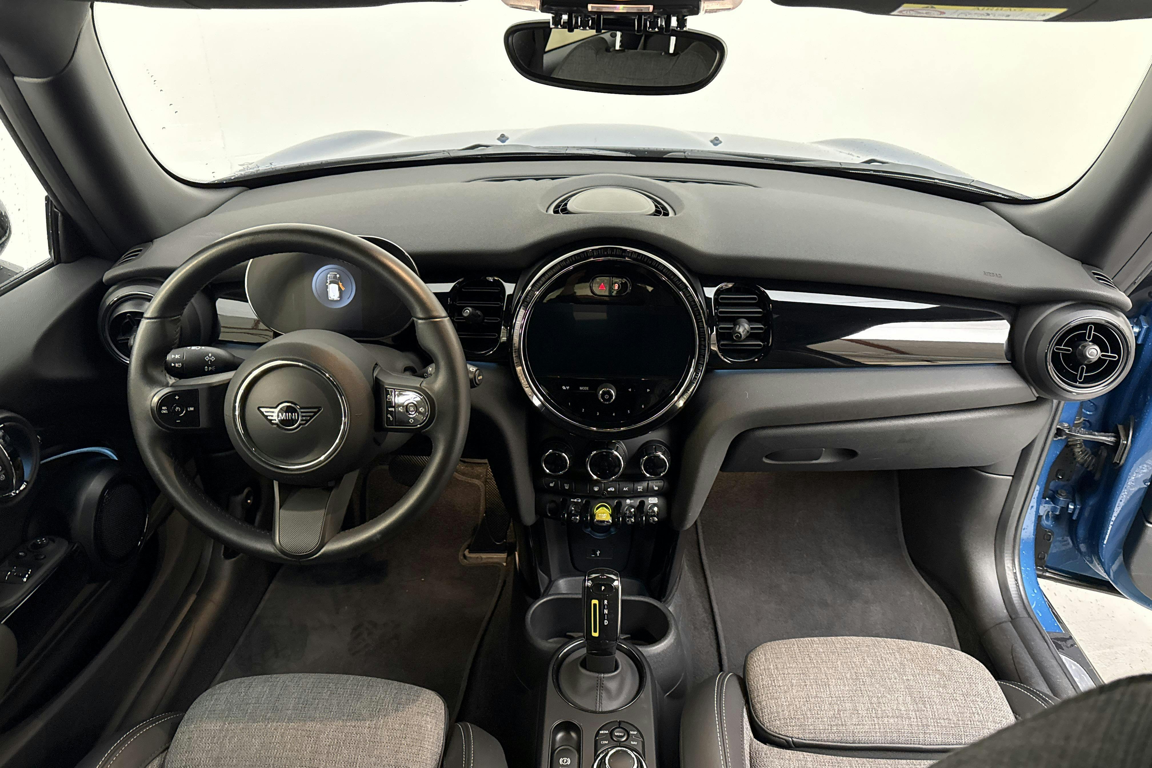 MINI Cooper SE, F56 LCI (184hk) - 42 660 km - Automaatne - sinine - 2023