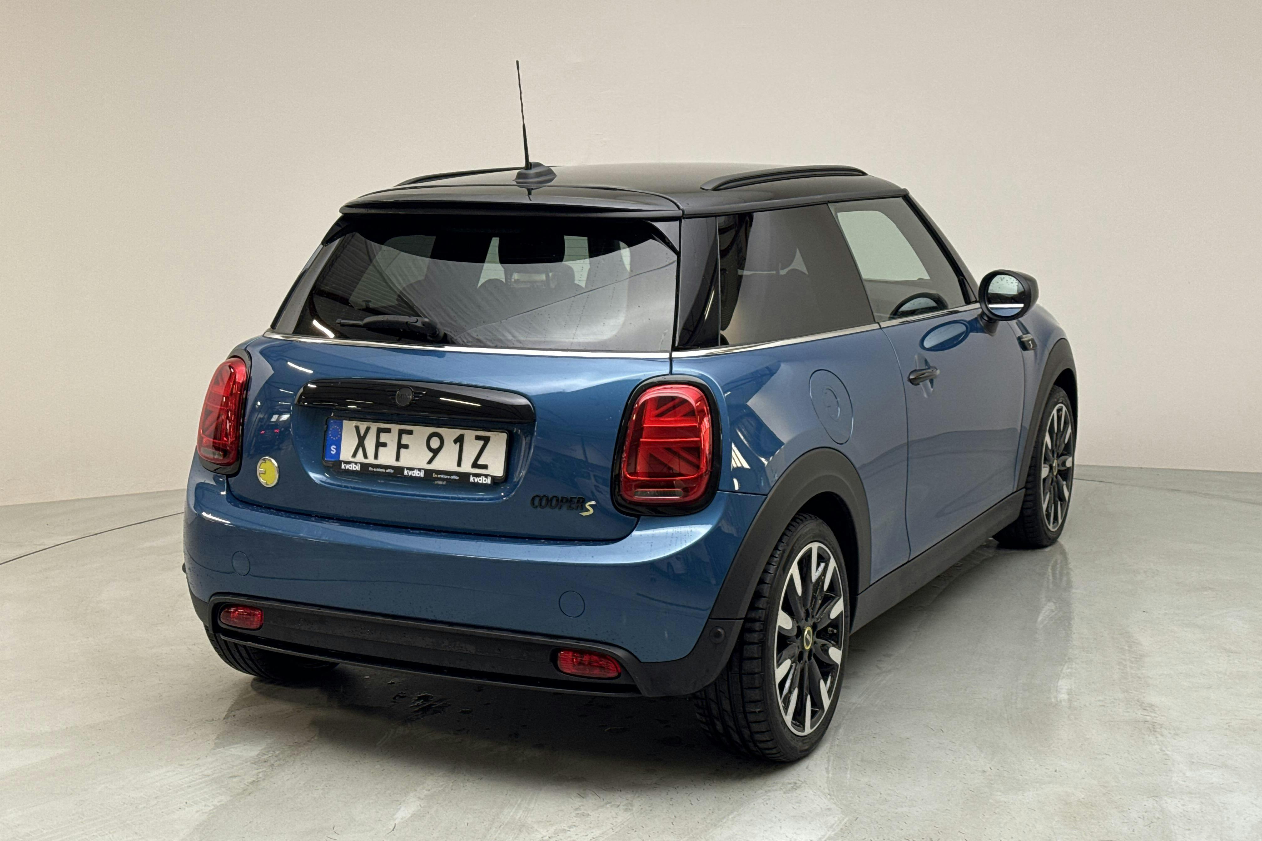 MINI Cooper SE, F56 LCI (184hk) - 42 660 km - Automaatne - sinine - 2023