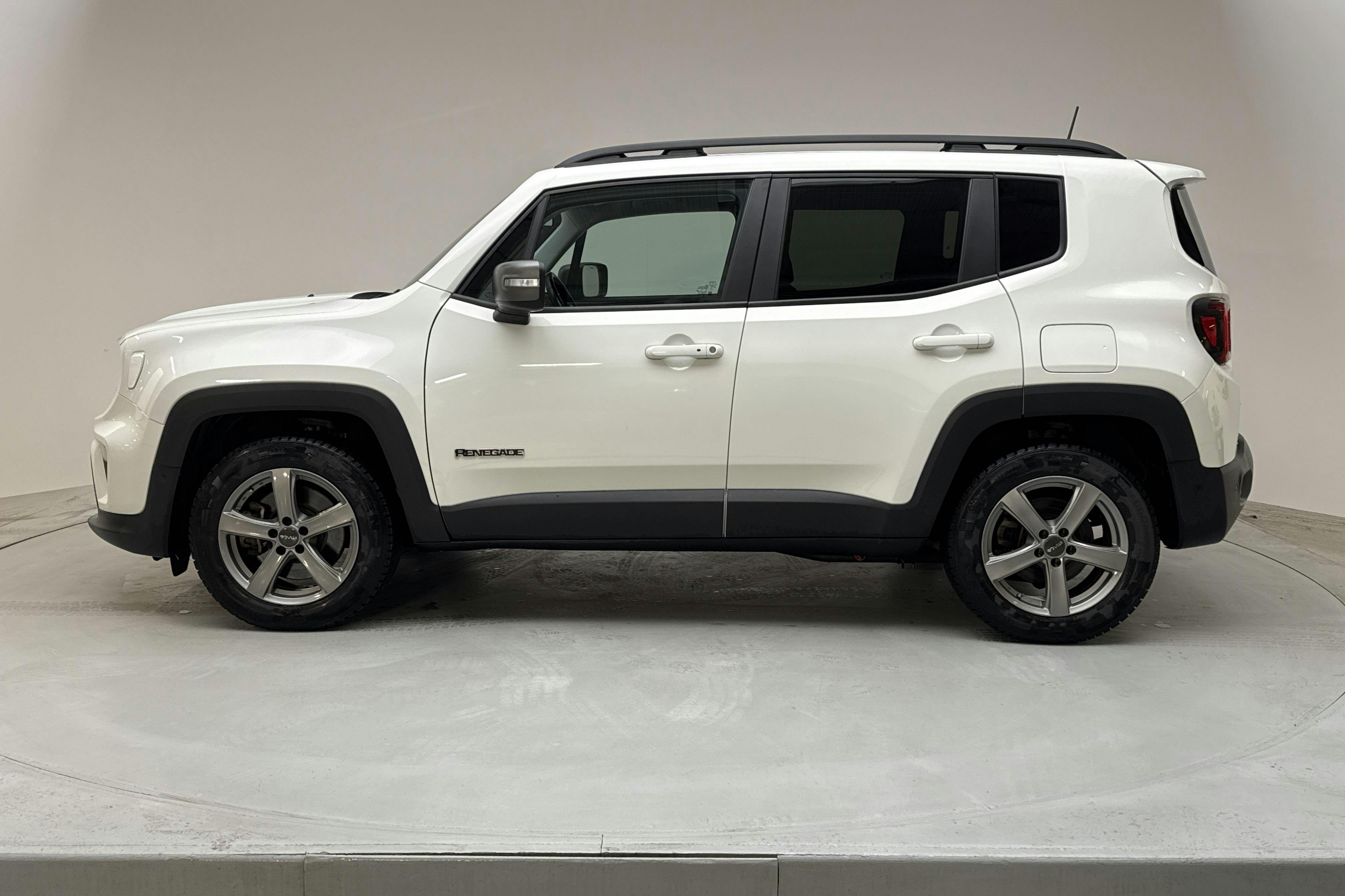 Jeep Renegade 1.3 PHEV 4WD (190hk) - 67 280 km - Automatic - white - 2020