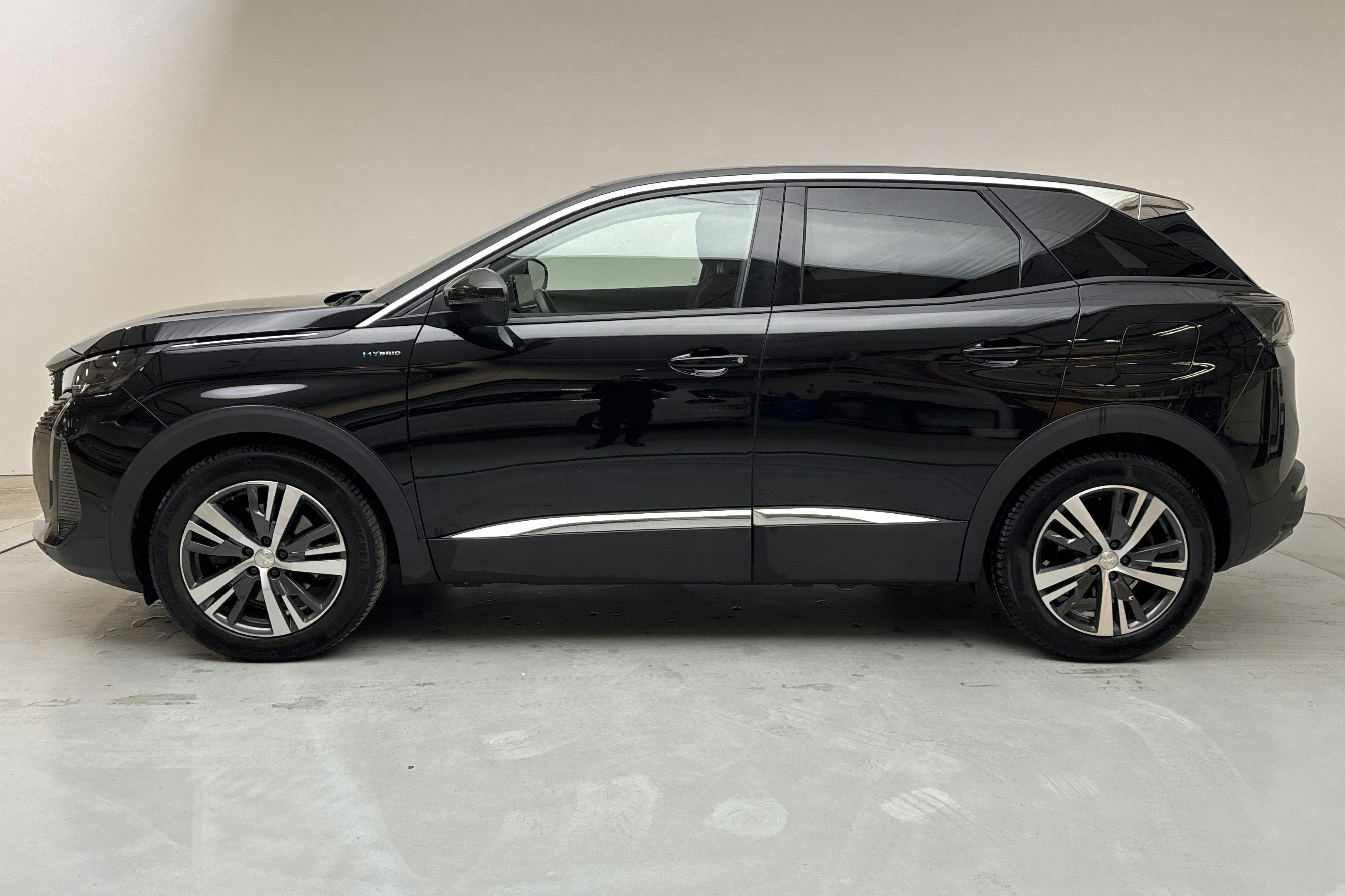 Peugeot 3008 1.6 Plug-in Hybrid (225hk) - 5 095 mil - Automat - svart - 2021