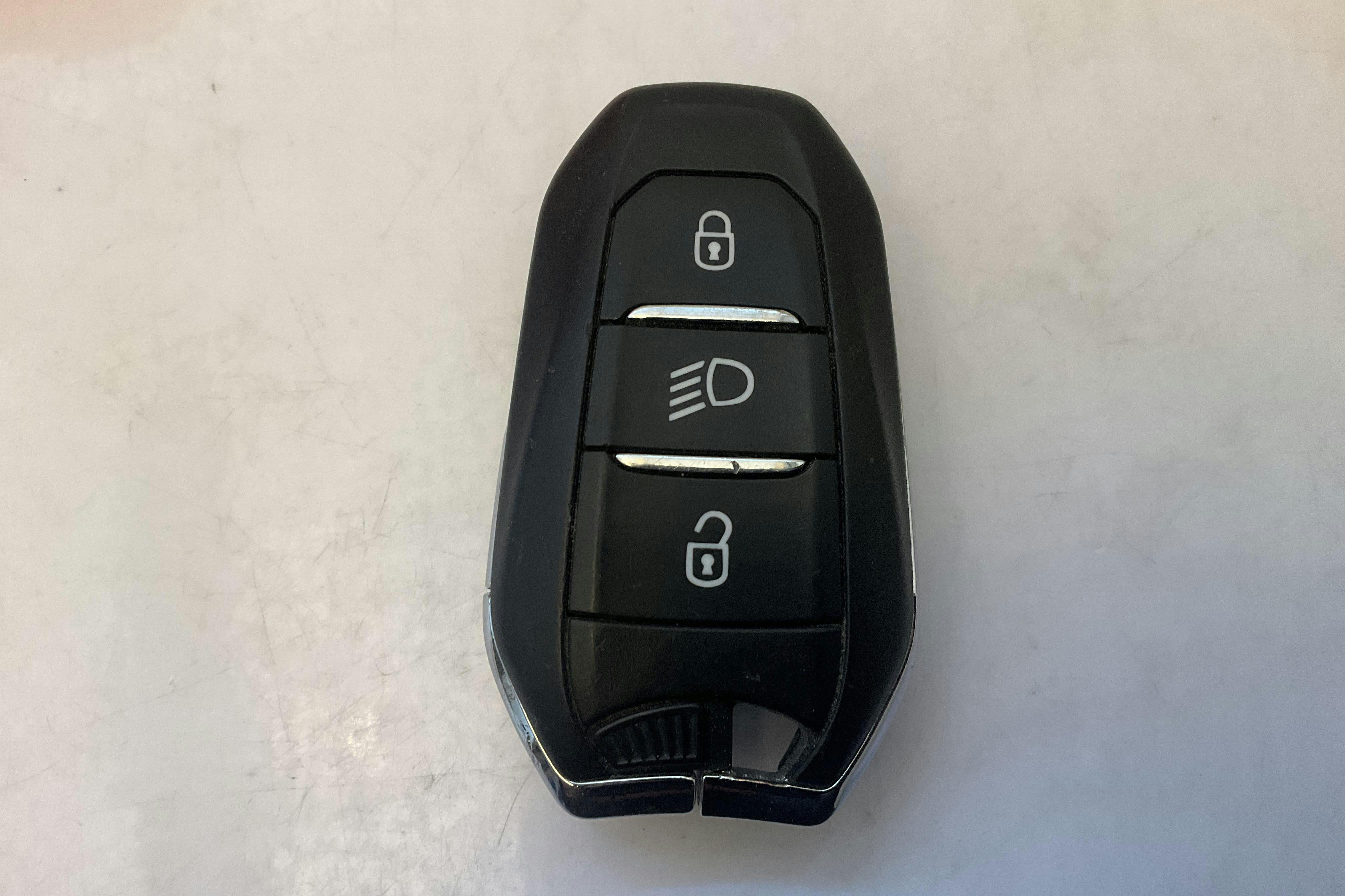 Peugeot 3008 1.6 Plug-in Hybrid (225hk) - 5 095 mil - Automat - svart - 2021