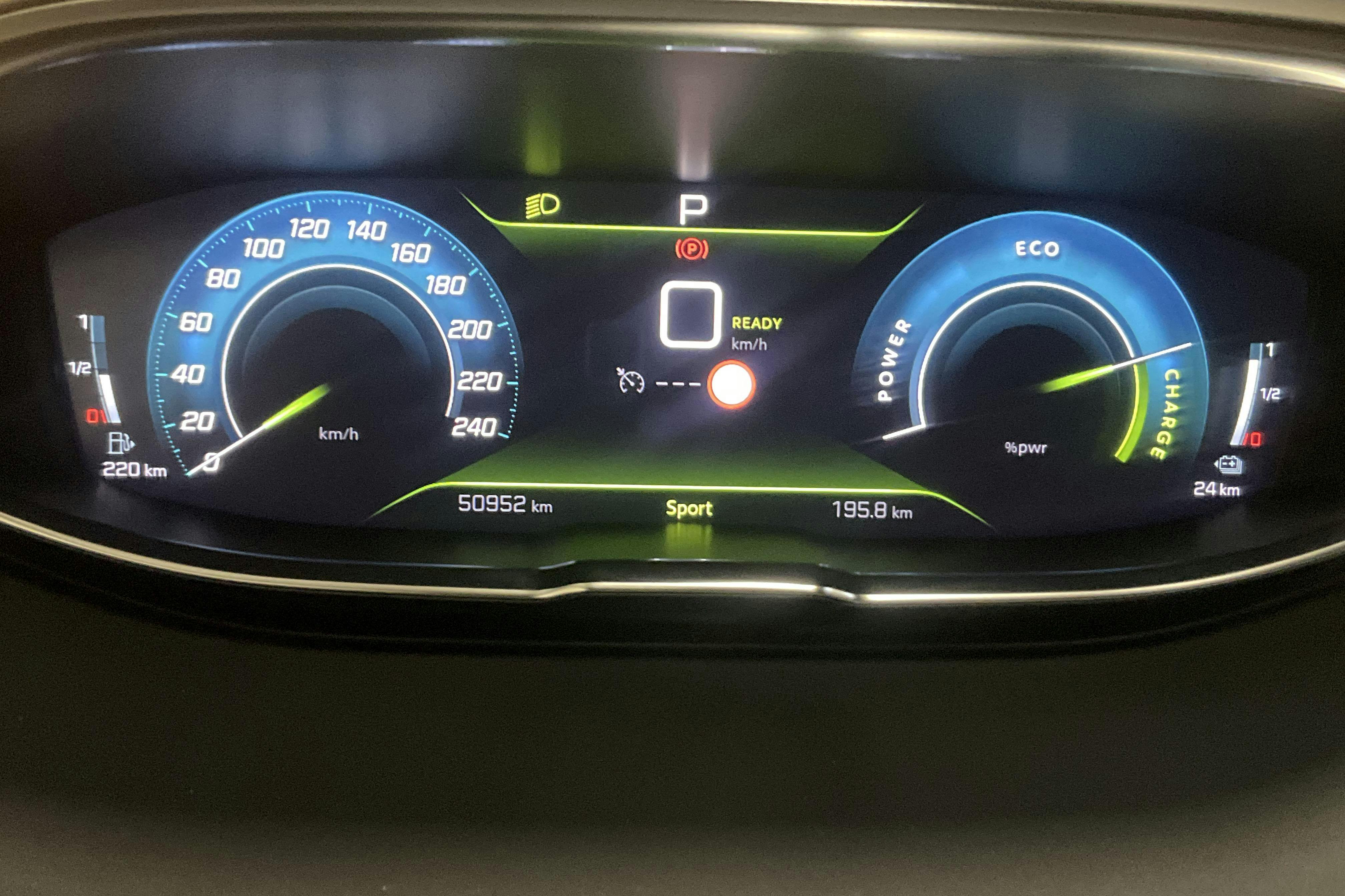 Peugeot 3008 1.6 Plug-in Hybrid (225hk) - 5 095 mil - Automat - svart - 2021