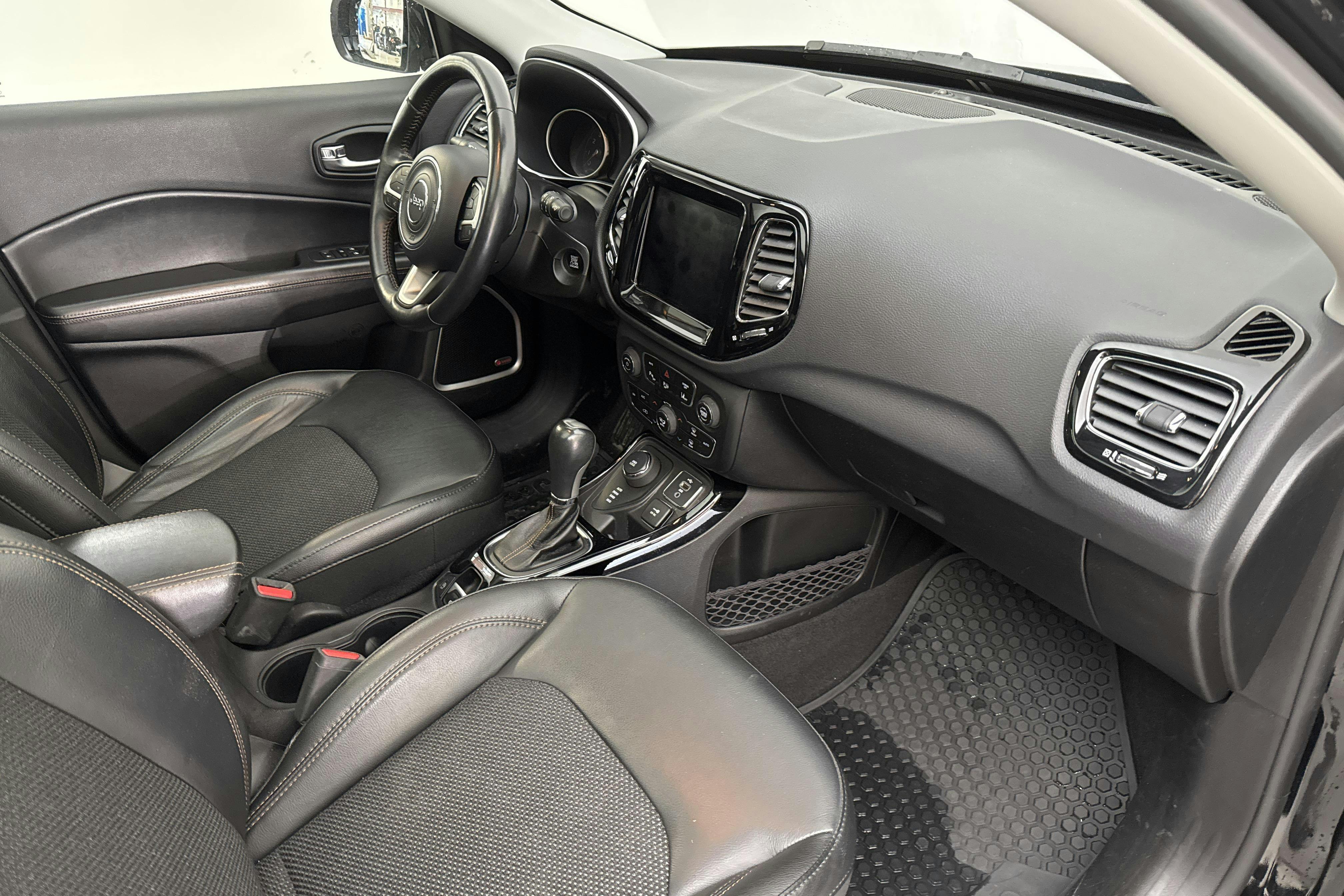 Jeep Compass 1.4 Multiair 4WD (170hk) - 106 120 km - Automaatne - must - 2019