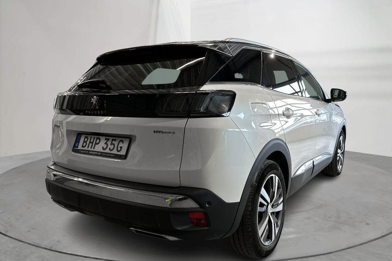 Peugeot 3008 1.6 Plug-in Hybrid 4 (300hk) - 8 735 mil - Automat - vit - 2021