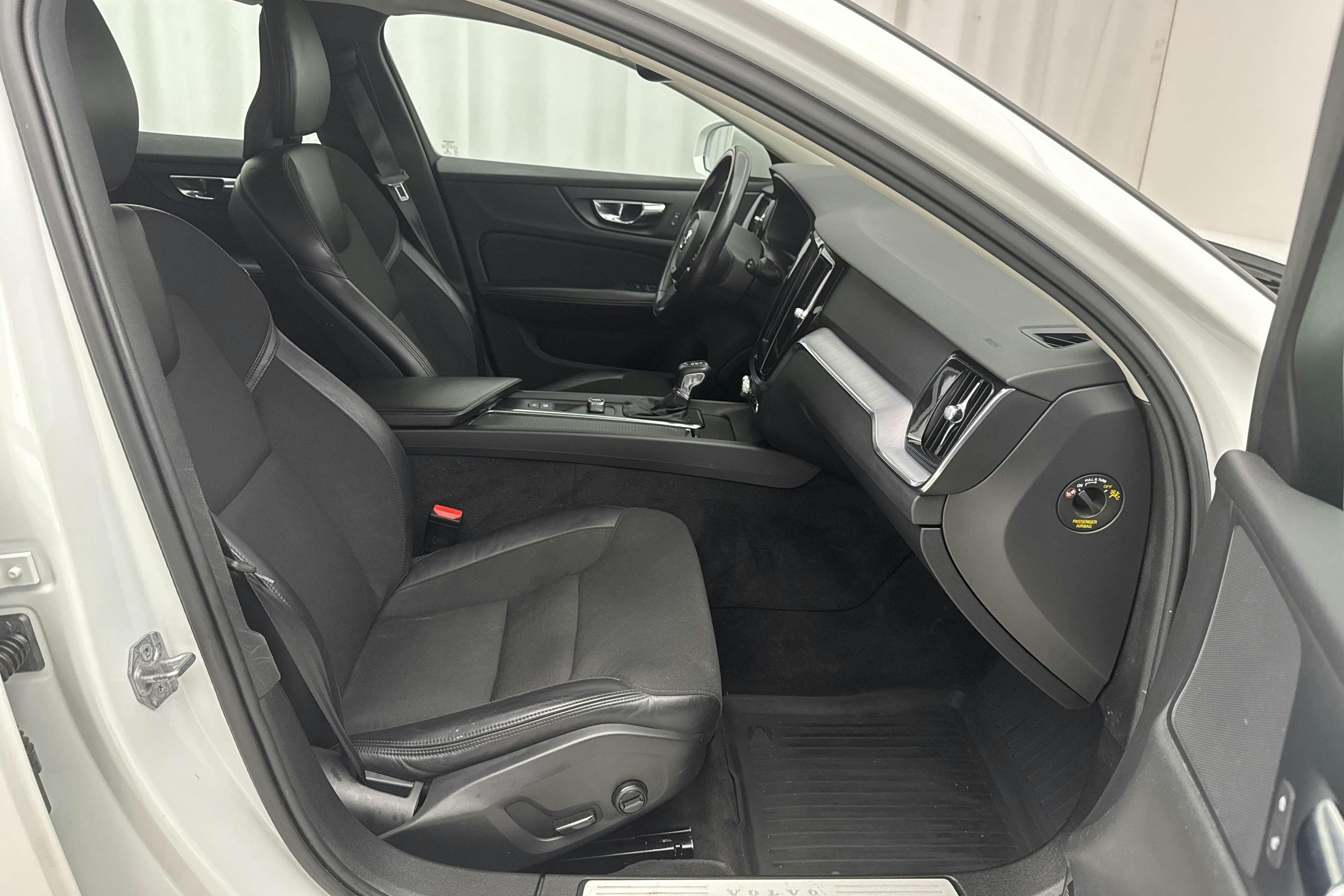 Volvo V60 D3 (150hk) - 154 730 km - Automatic - white - 2020