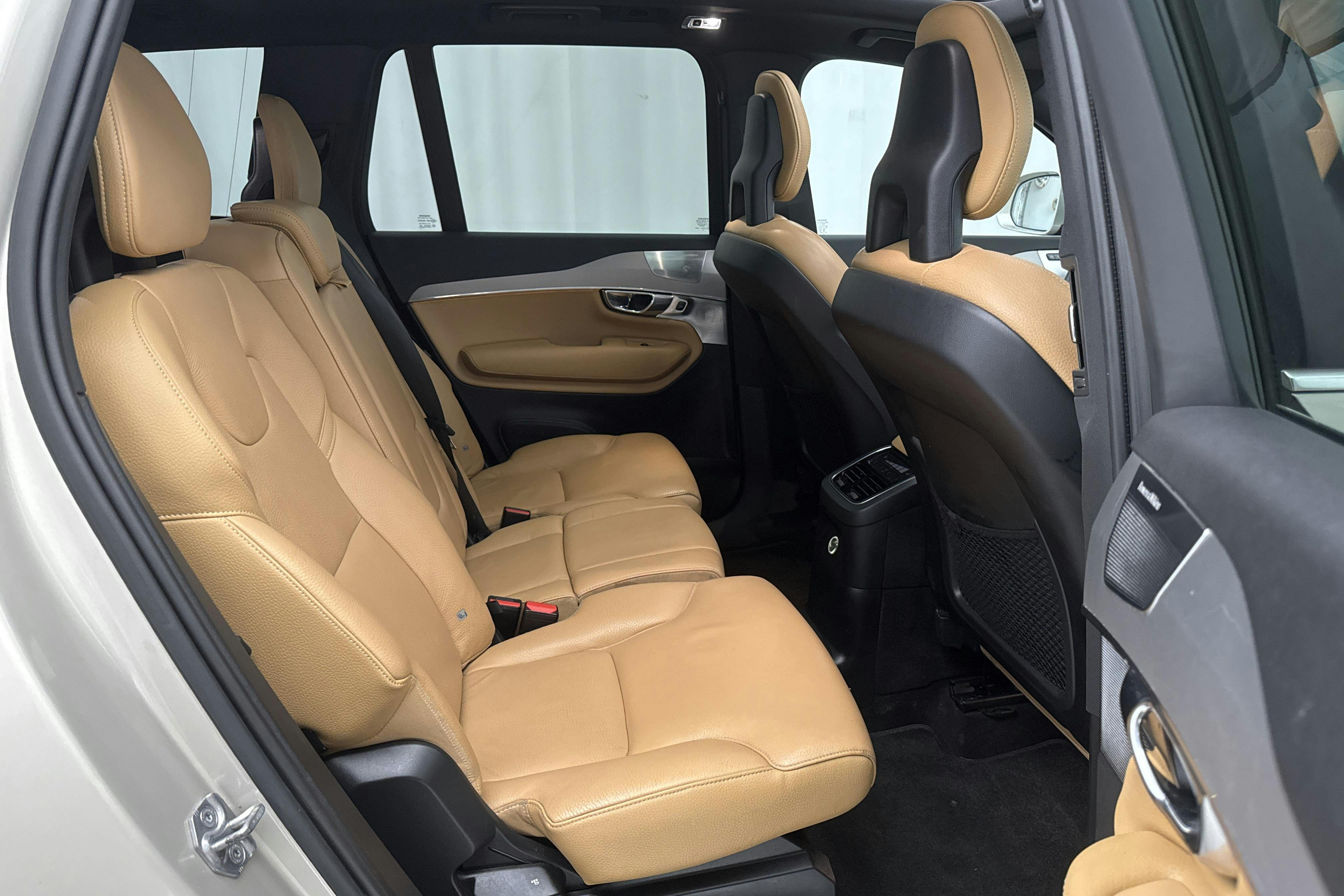 Volvo XC90 T8 AWD Twin Engine (400hk) - 141 880 km - Automaatne - Light Brown - 2017