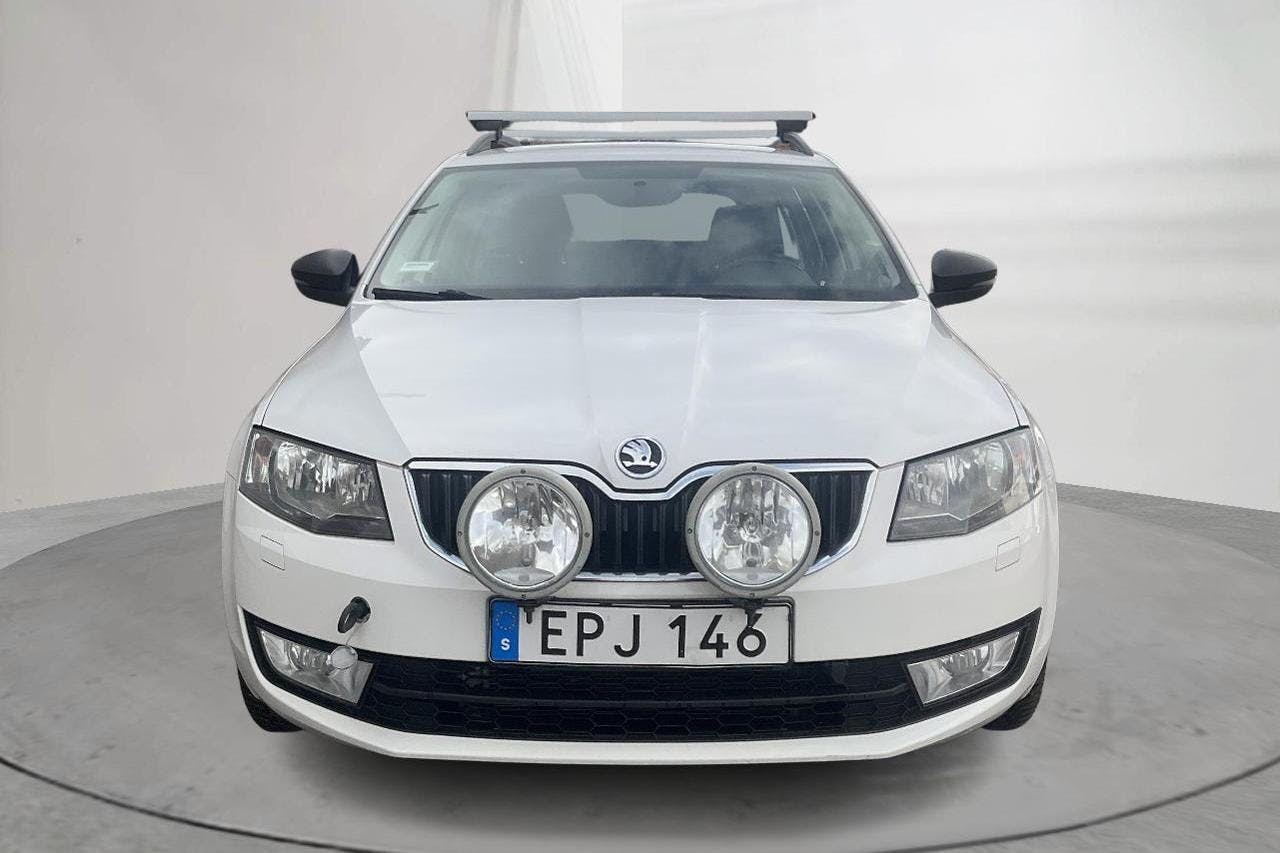 Skoda Octavia III 1.6 TDI CR Combi 4X4 (105hk) - 84 810 km - Manual - white - 2015