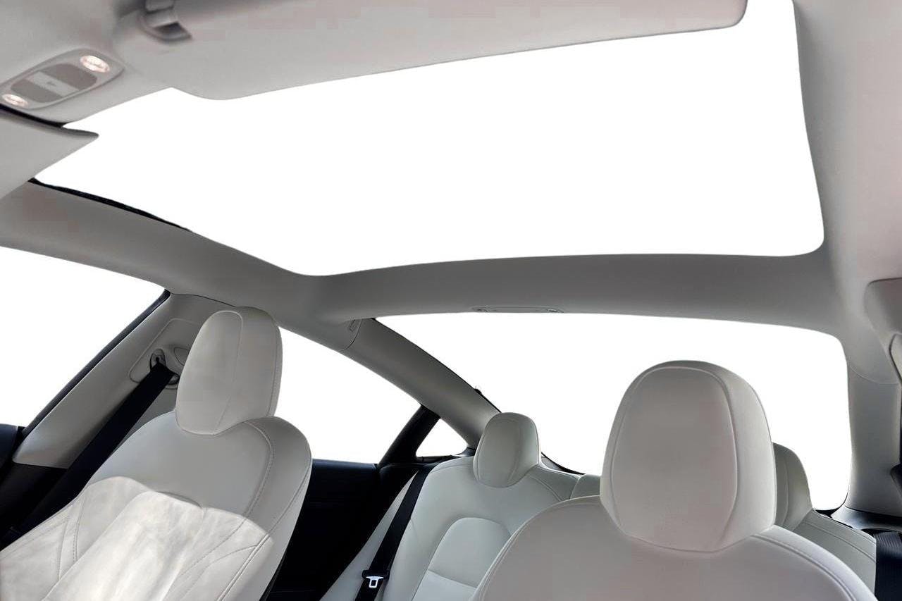 Tesla Model 3 Standard Range RWD - 48 420 km - Automatic - white - 2023