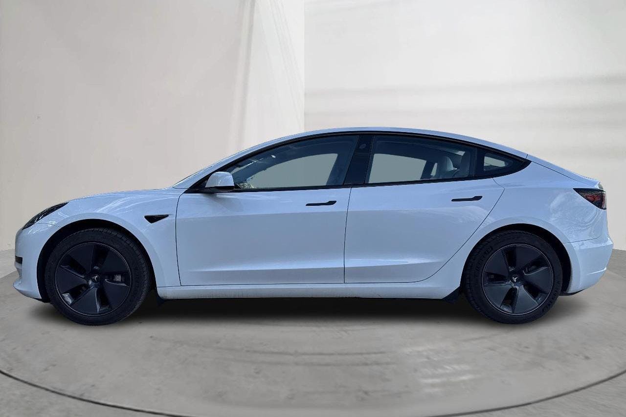 Tesla Model 3 Standard Range RWD - 48 420 km - Automatic - white - 2023
