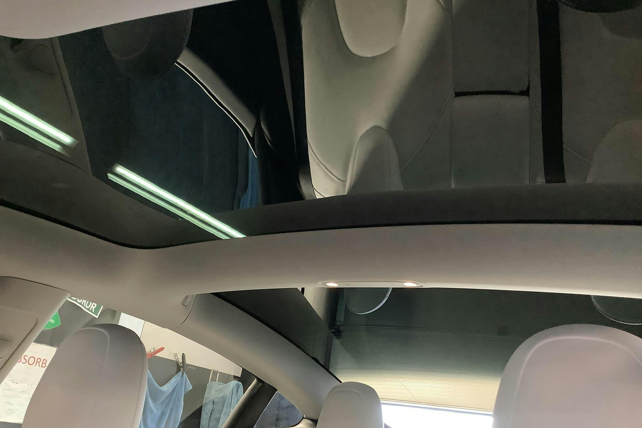 Tesla Model 3 Standard Range RWD - 48 420 km - Automatic - white - 2023