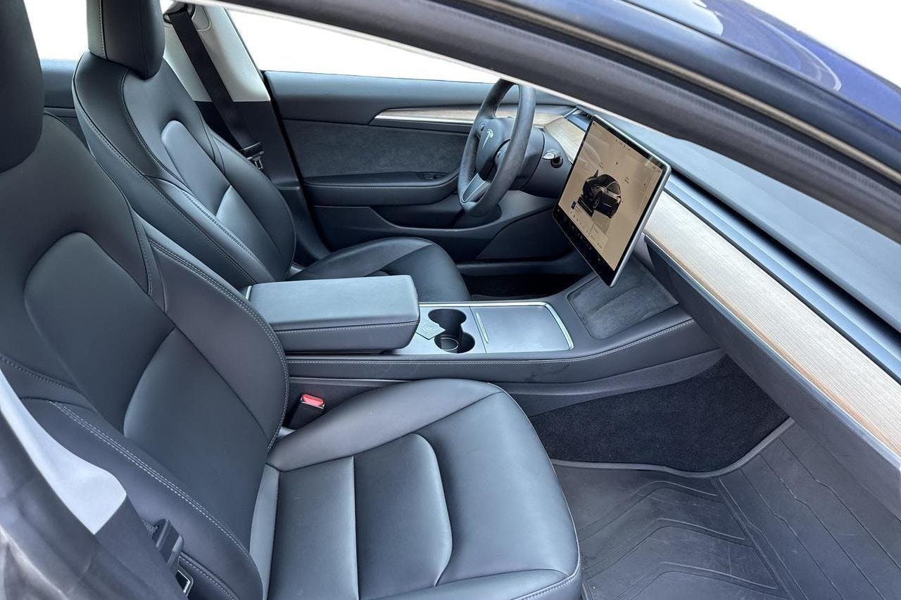Tesla Model 3 Standard Range RWD - 39 810 km - Automatic - gray - 2022
