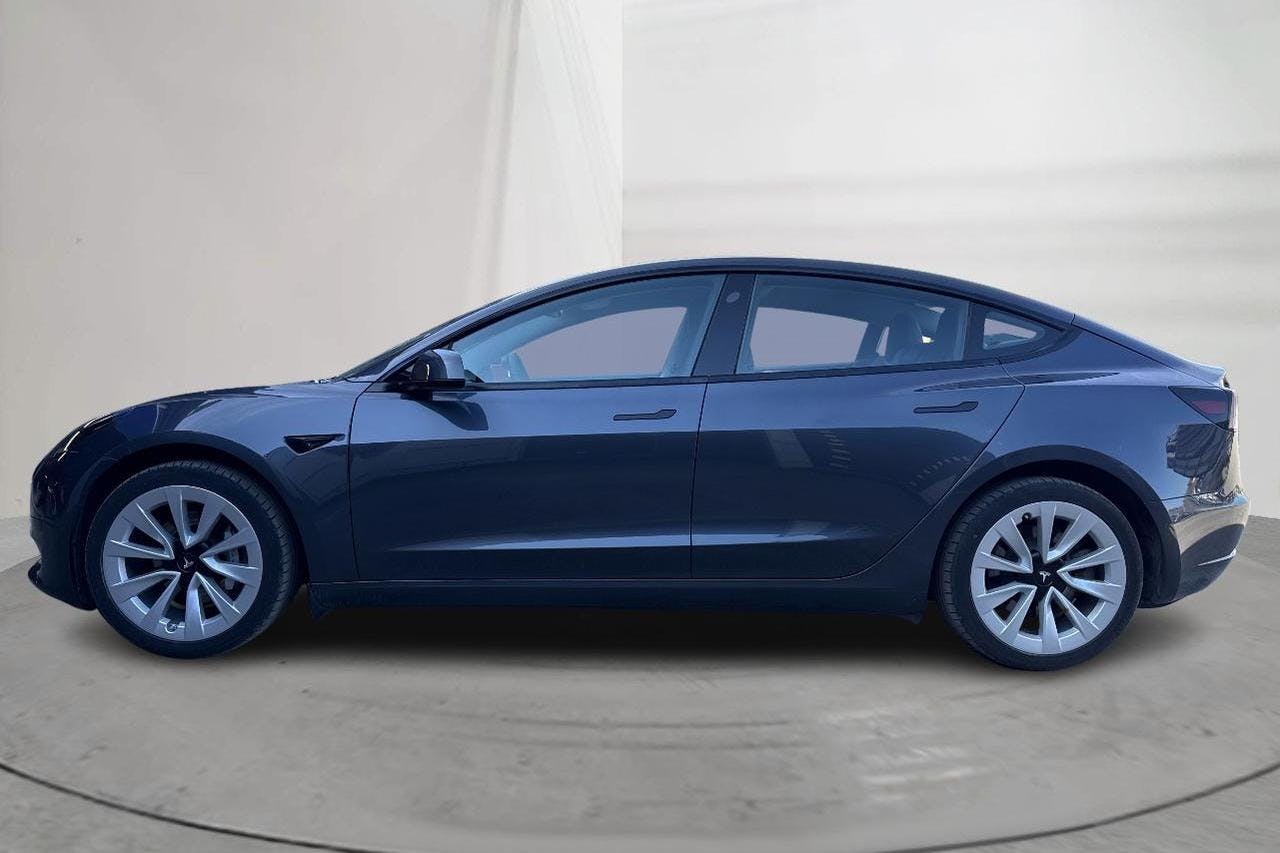 Tesla Model 3 Standard Range RWD - 39 810 km - Automatic - gray - 2022
