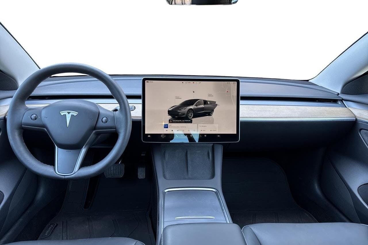 Tesla Model 3 Standard Range RWD - 39 810 km - Automatic - gray - 2022