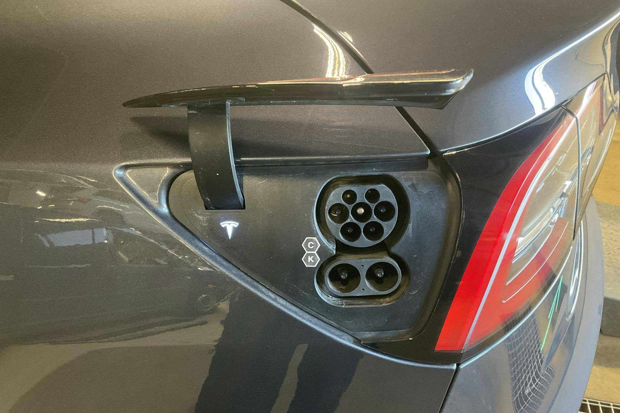 Tesla Model 3 Standard Range RWD - 39 810 km - Automatic - gray - 2022