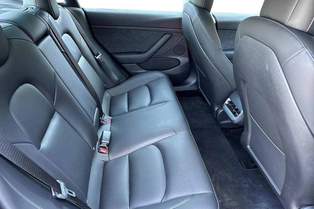 Tesla Model 3 Standard Range RWD - 39 810 km - Automatic - gray - 2022