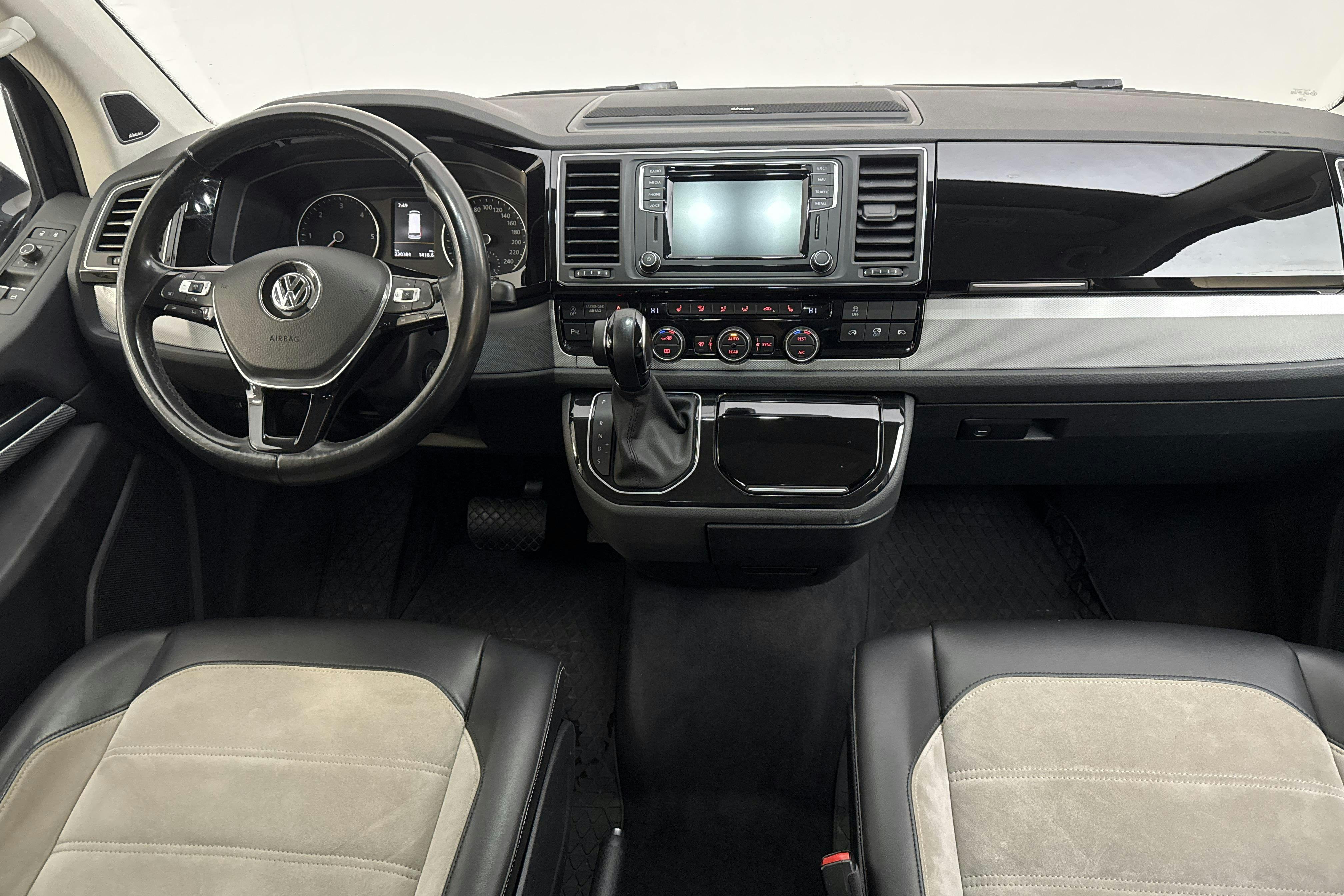 VW Multivan T6 2.0 TDI BMT 4MOTION (204hk) - 220 300 km - Automaatne - must - 2017