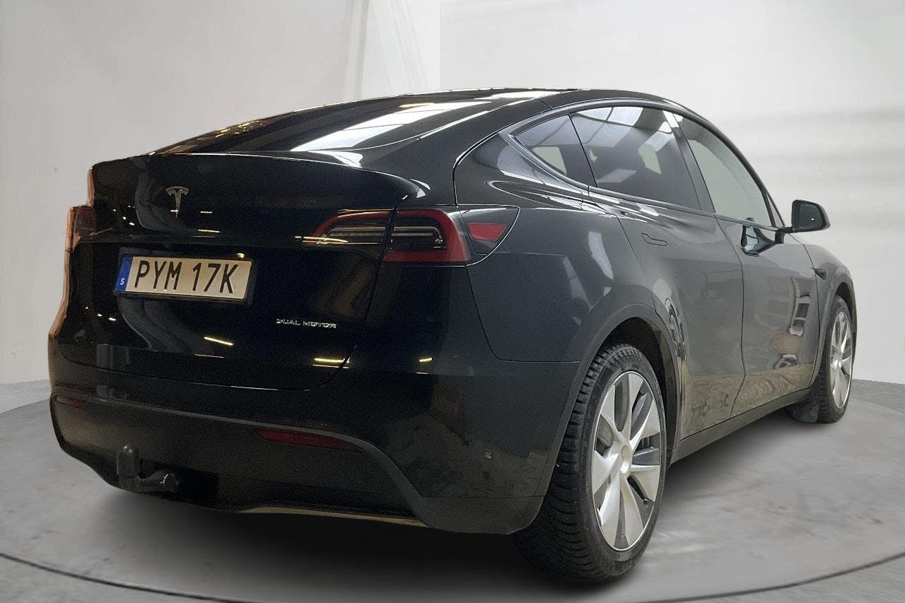 Tesla Model Y Long Range Dual Motor AWD - 5 647 mil - Automat - svart - 2023