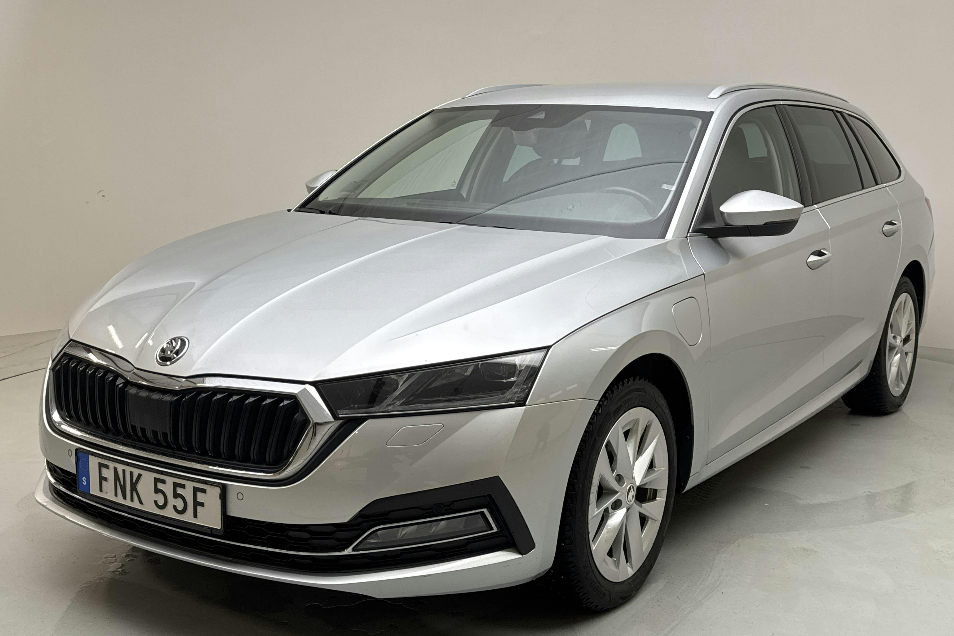 Skoda Octavia 1.4 iV PHEV Combi (204hk) - 83 410 km - Automaattinen - hopea - 2021