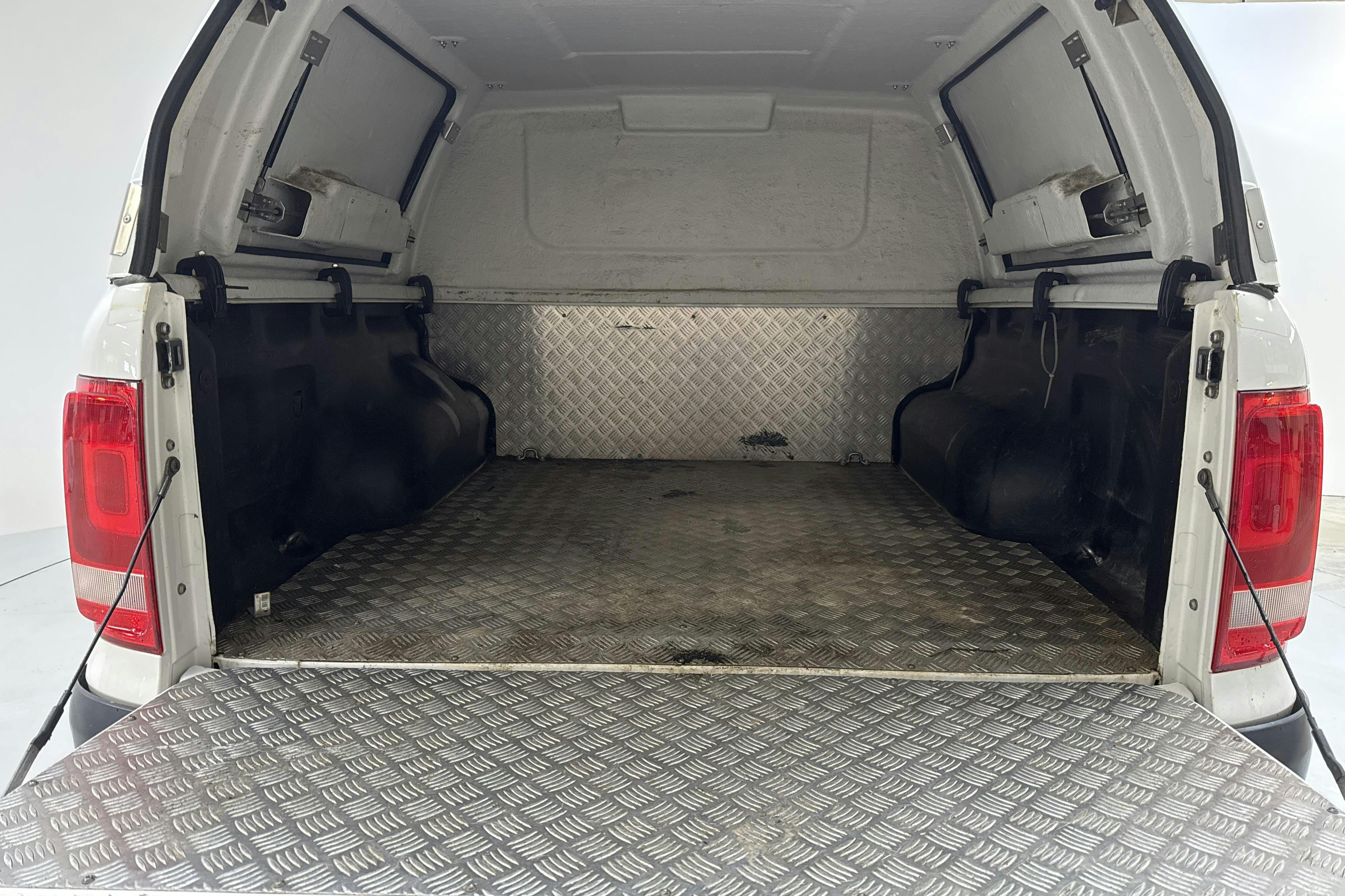 VW Amarok 3.0 TDI 4motion (204hk) - 85 780 km - Automaatne - valge - 2018
