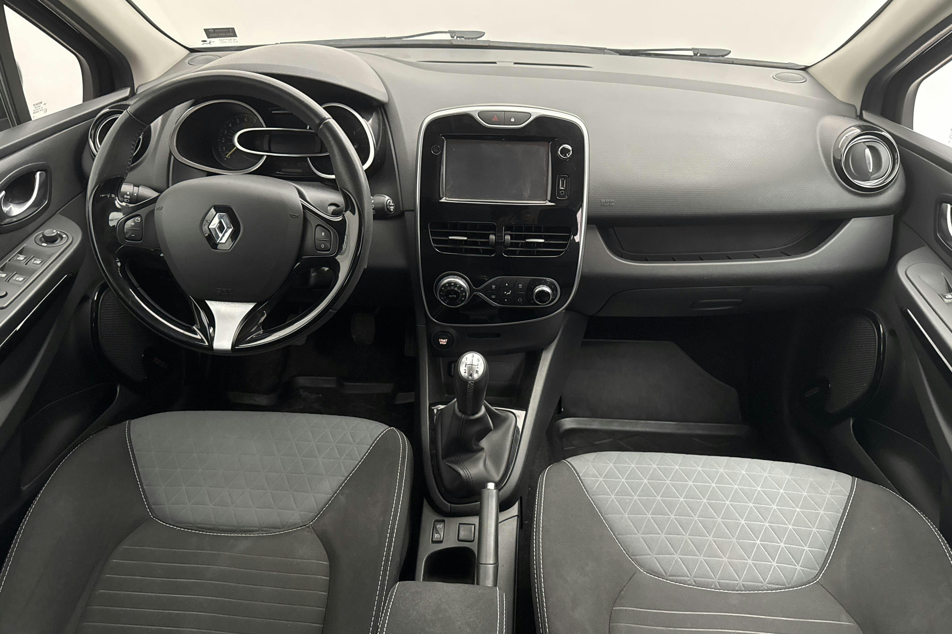 Renault Clio IV 0.9 TCe 90 5dr (90hk) - 85 850 km - Käsitsi - must - 2015