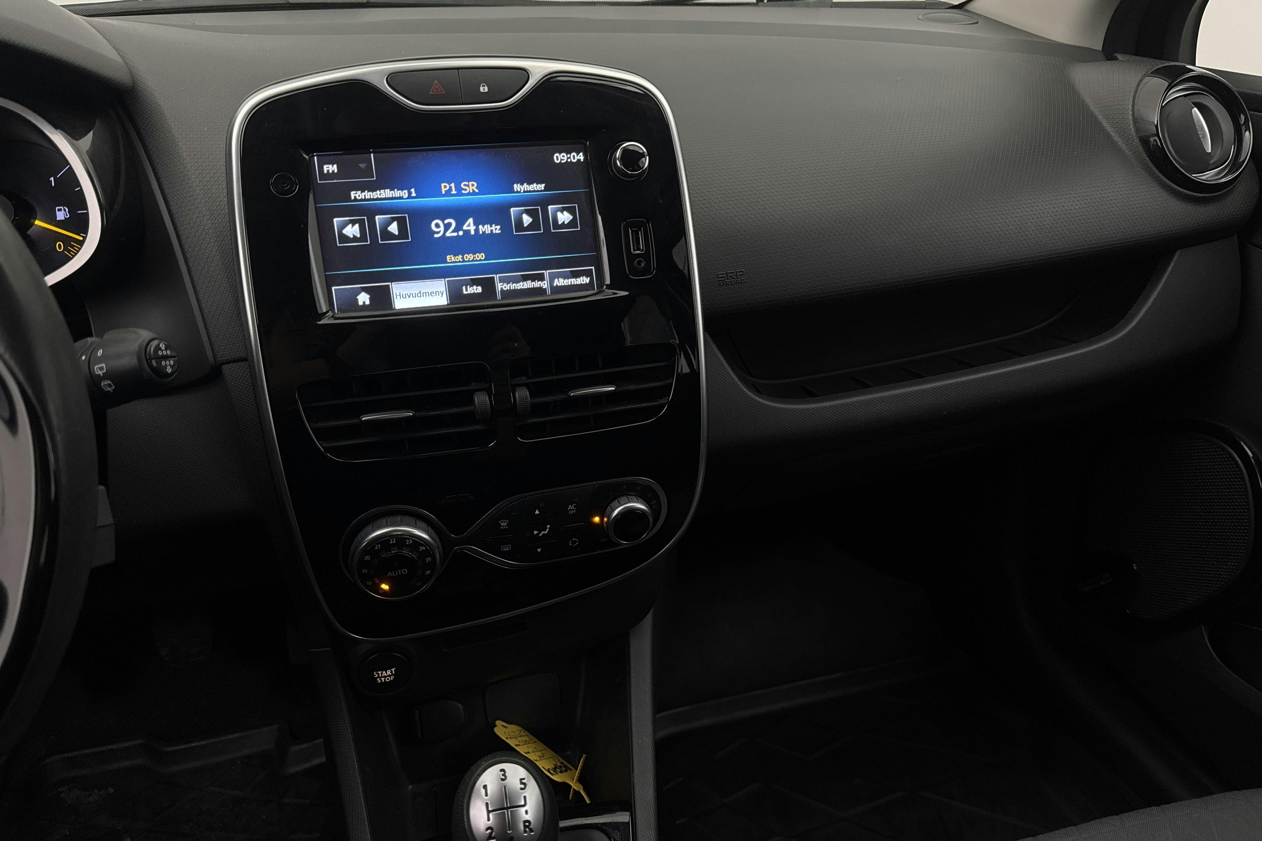 Renault Clio IV 0.9 TCe 90 5dr (90hk) - 85 850 km - Käsitsi - must - 2015
