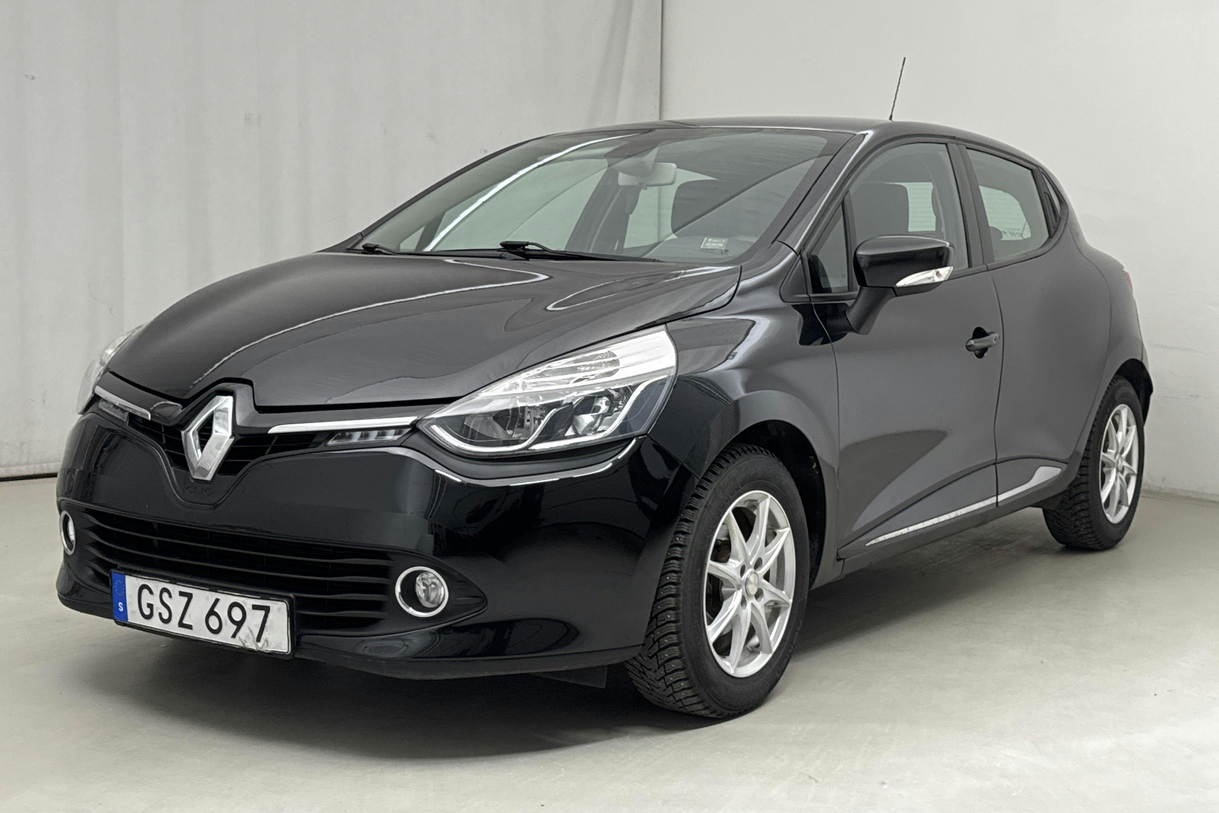 Renault Clio IV 0.9 TCe 90 5dr (90hk) - 85 850 km - Manuaalinen - musta - 2015