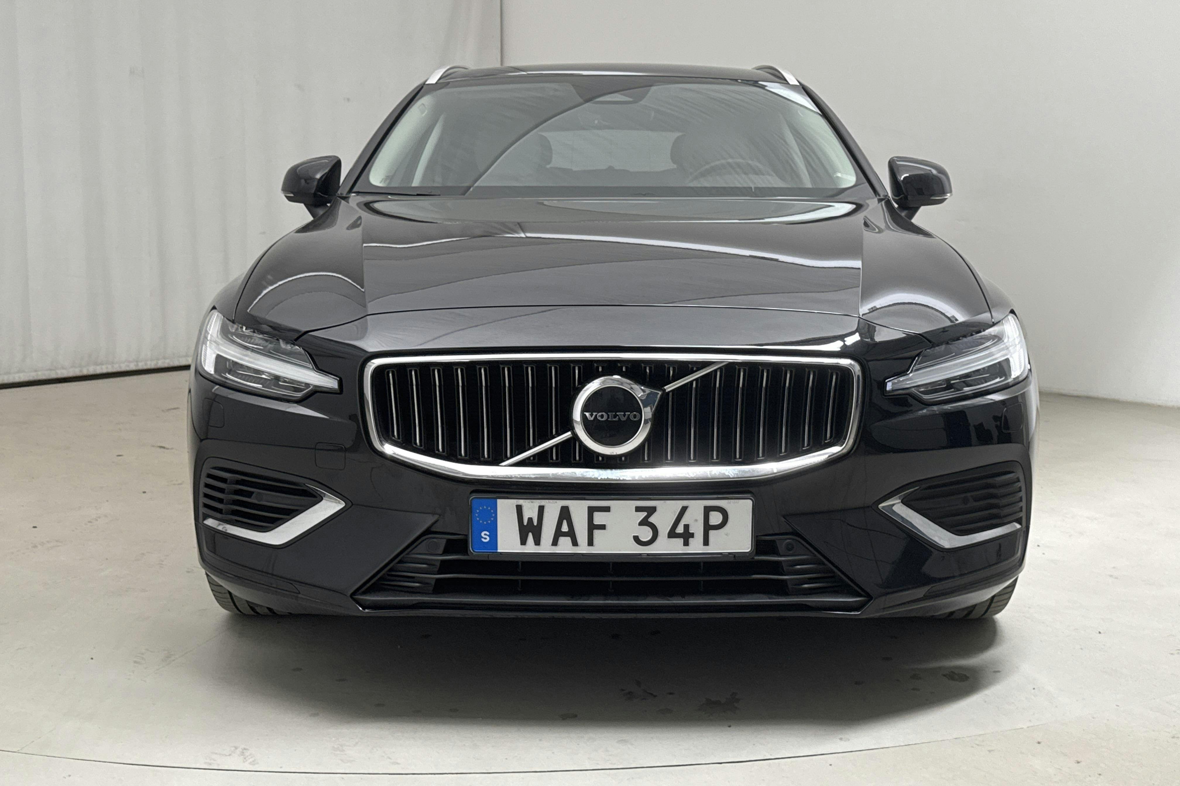 Volvo V60 T6 AWD Recharge (350hk) - 46 580 km - Automatic - black - 2023