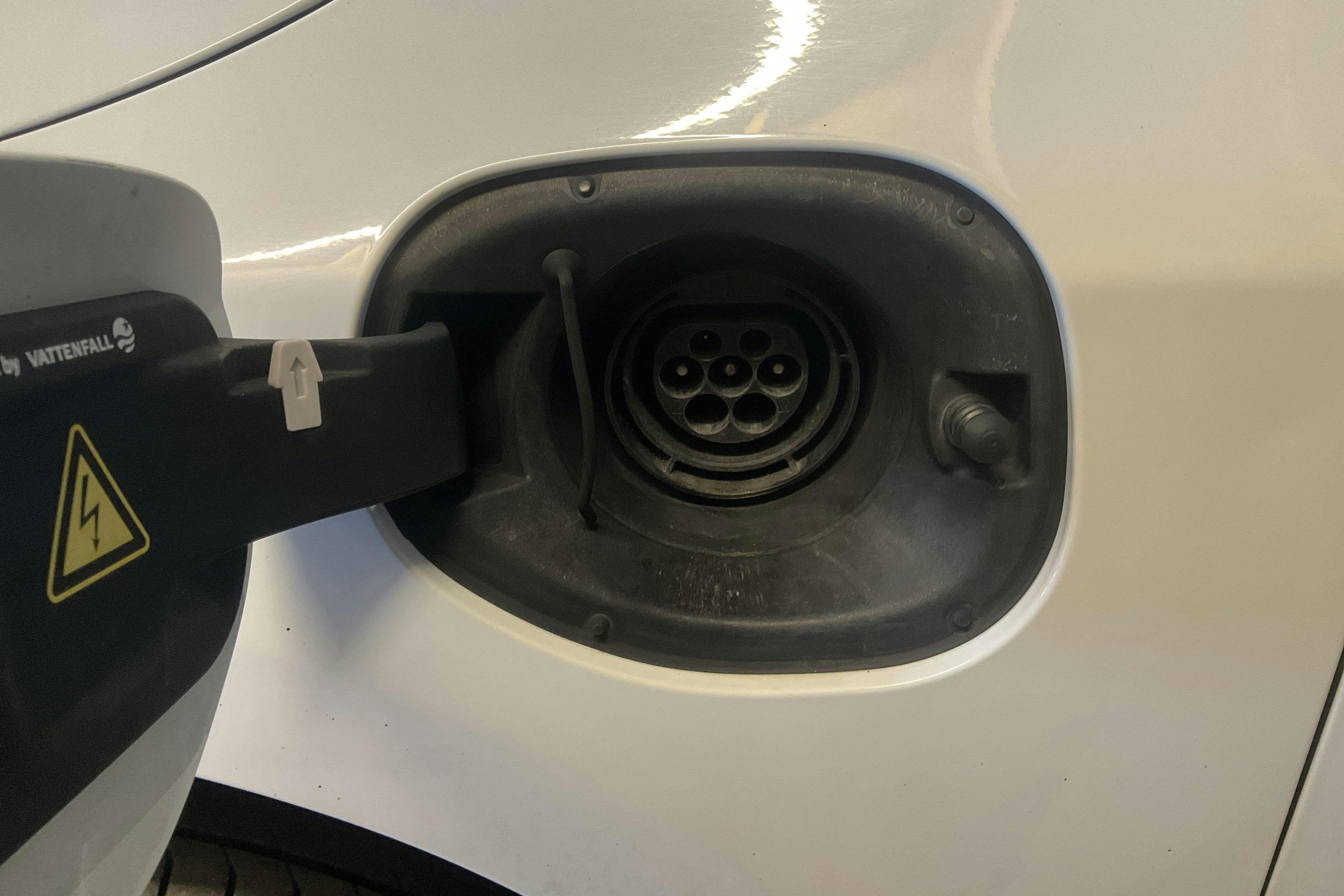 Volvo V60 D5 AWD Twin Engine (163hk) - 152 450 km - Automatyczna - biały - 2016