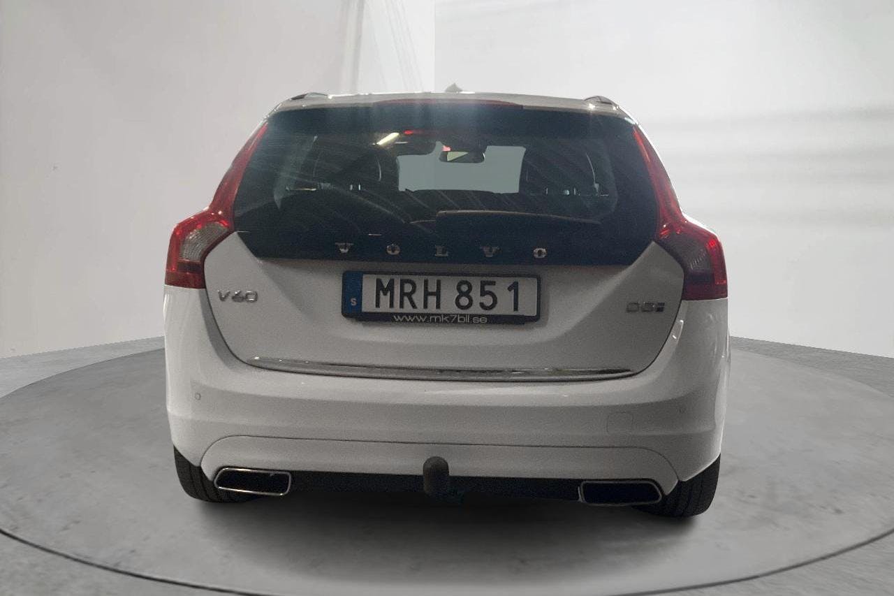 Volvo V60 D5 AWD Twin Engine (163hk) - 152 450 km - Automatyczna - biały - 2016