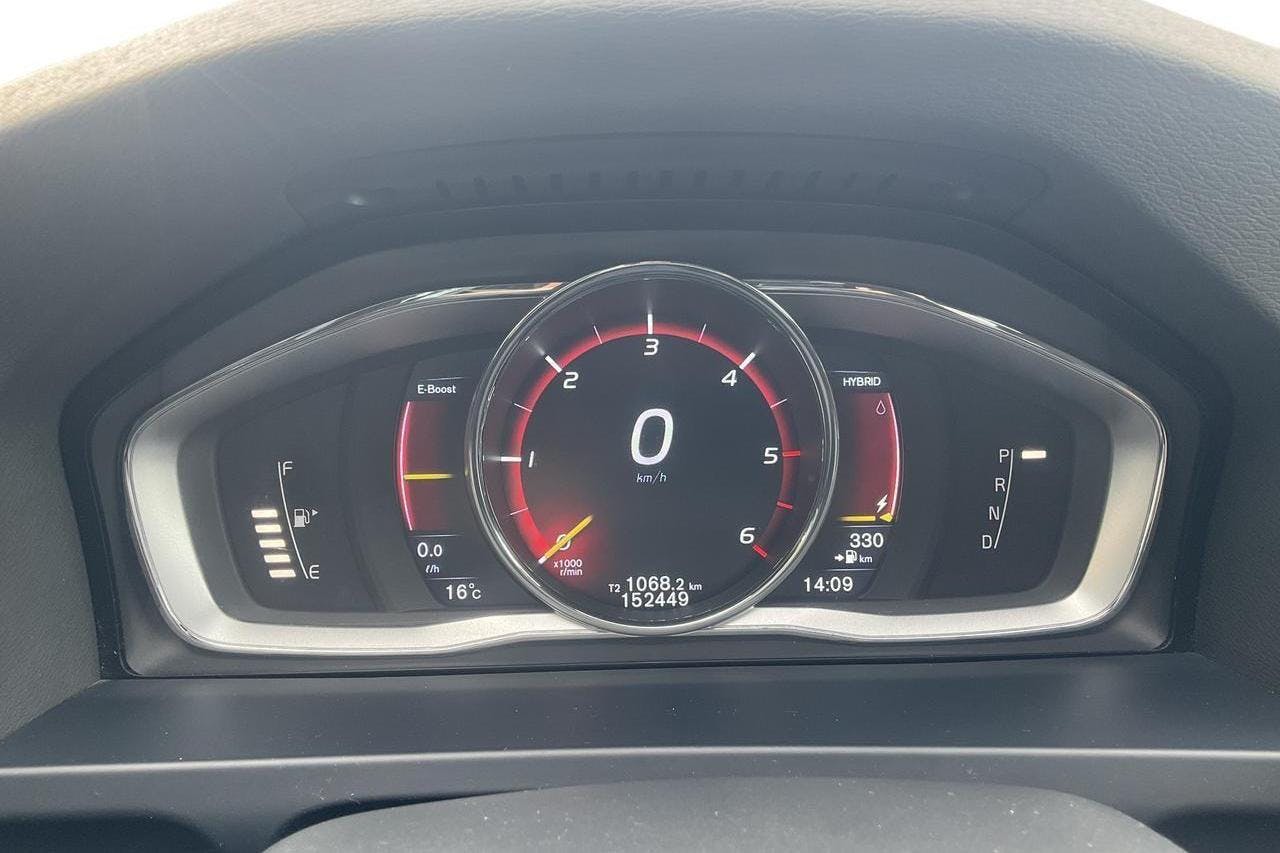 Volvo V60 D5 AWD Twin Engine (163hk) - 152 450 km - Automatyczna - biały - 2016