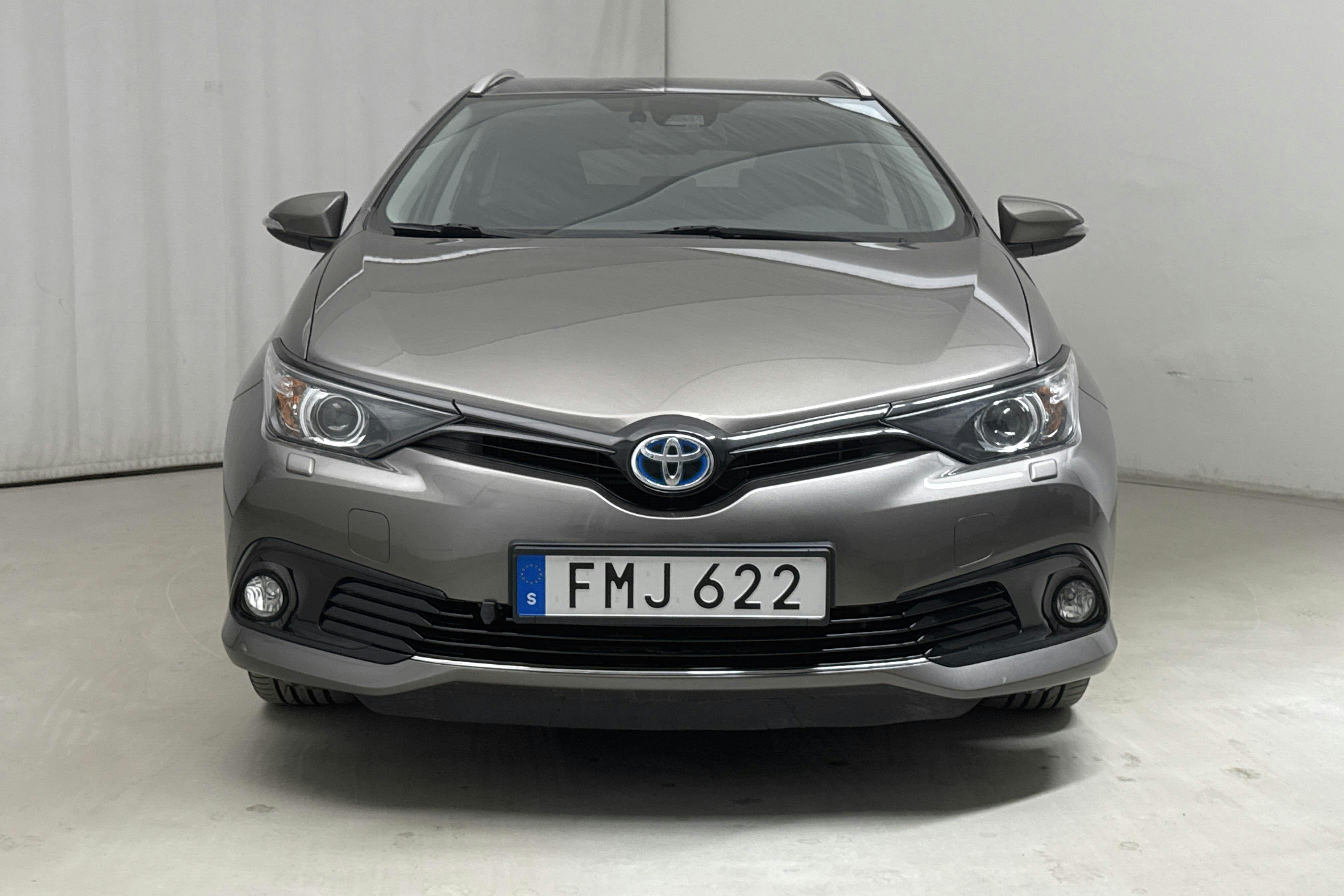 Toyota Auris 1.8 HSD Touring Sports (99hk) - 6 111 mil - Automat - Dark Grey - 2018