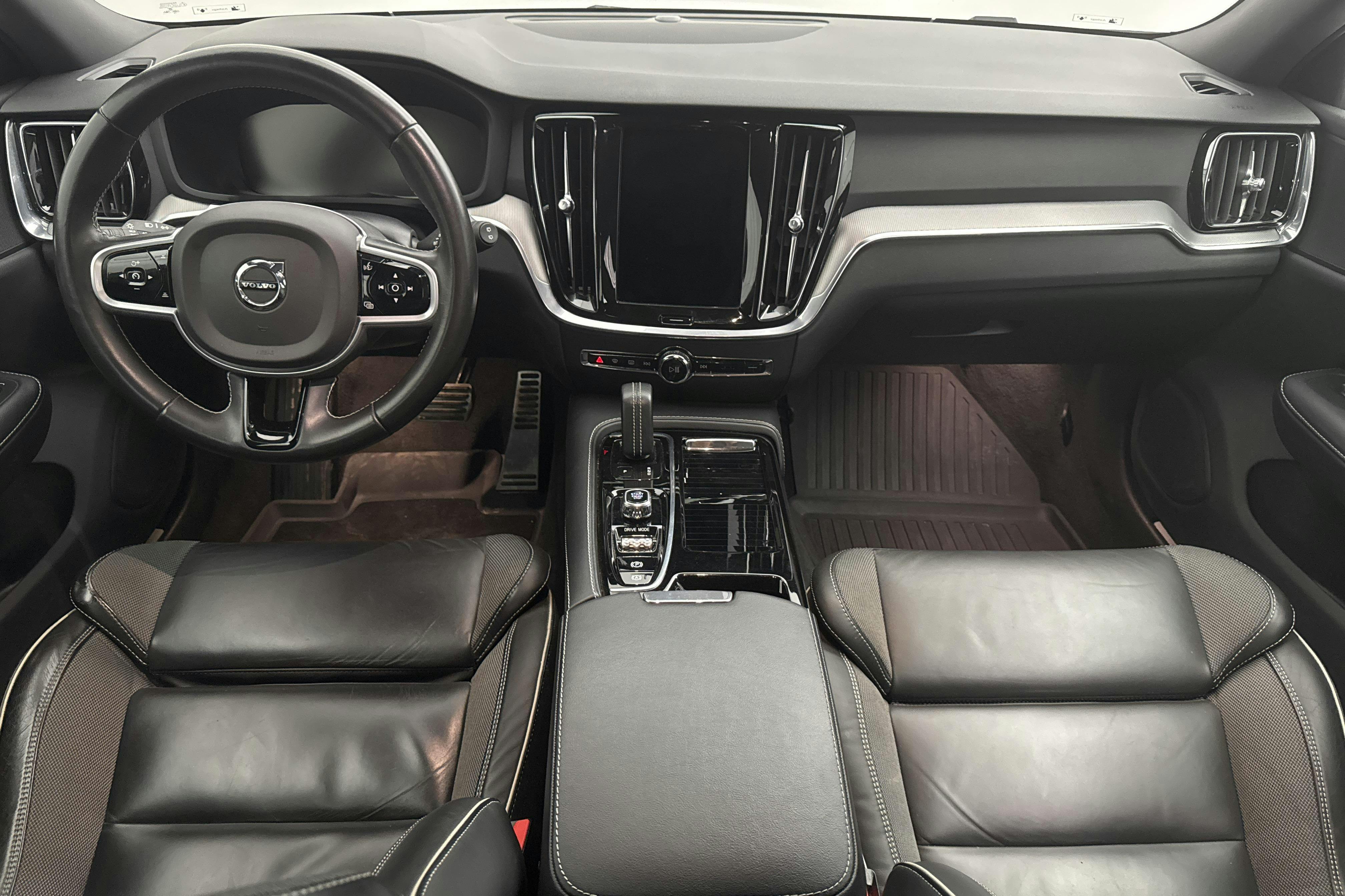 Volvo V60 T6 AWD Recharge (340hk) - 81 680 km - Automatyczna - biały - 2021