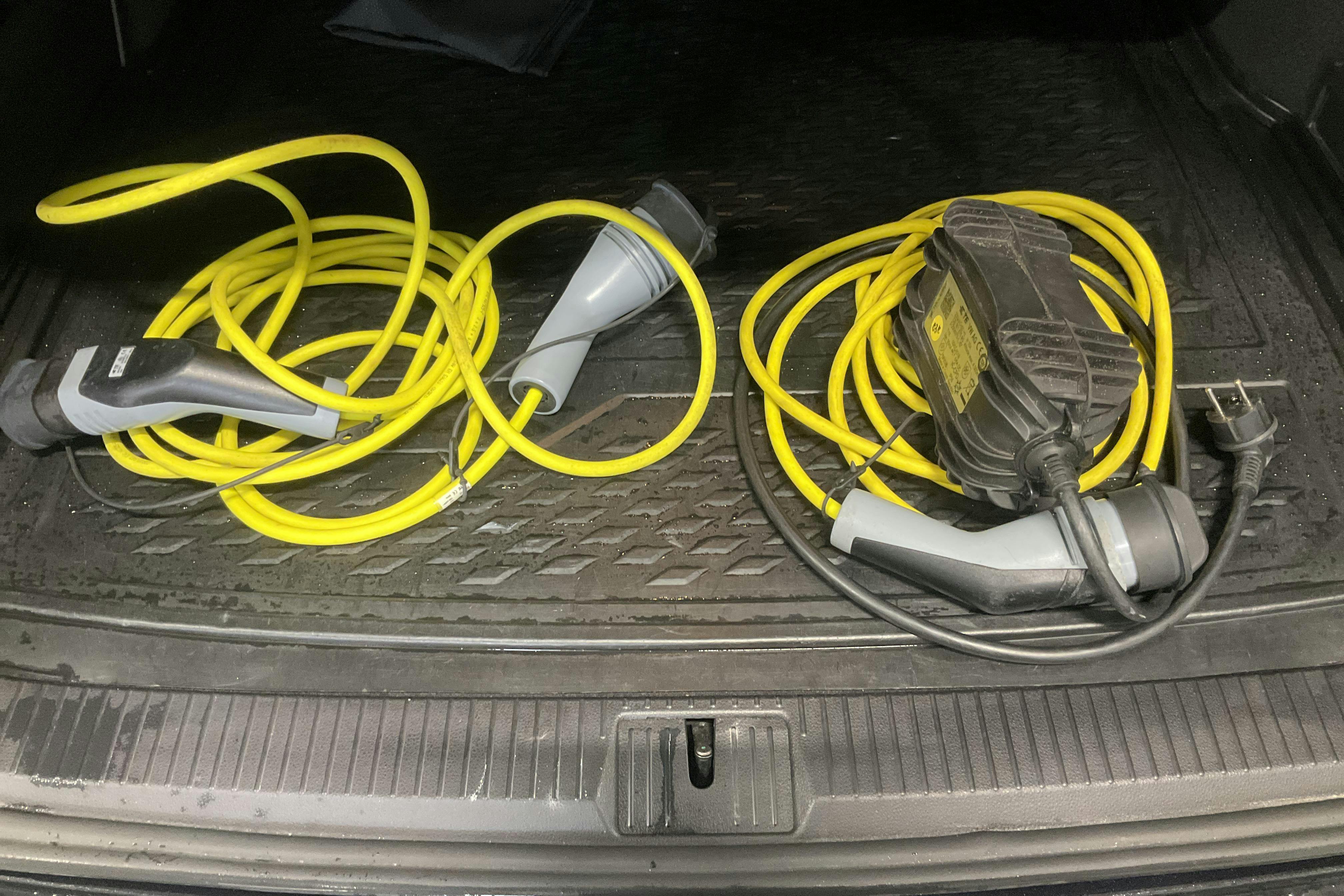 VW Passat 1.4 Plug-in-Hybrid Sportscombi (218hk) - 9 338 mil - Automat - svart - 2019