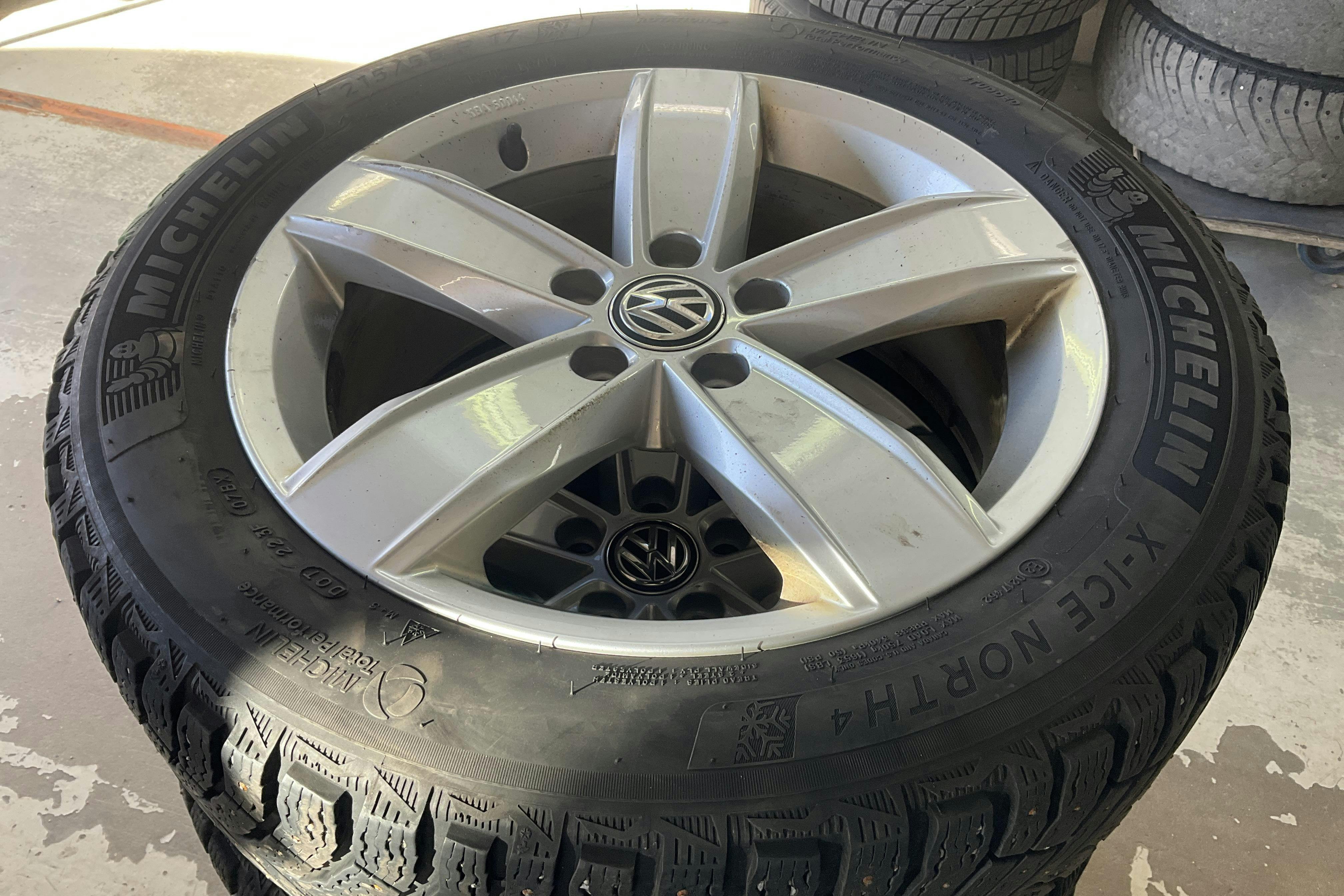 VW Passat 1.4 Plug-in-Hybrid Sportscombi (218hk) - 9 338 mil - Automat - svart - 2019