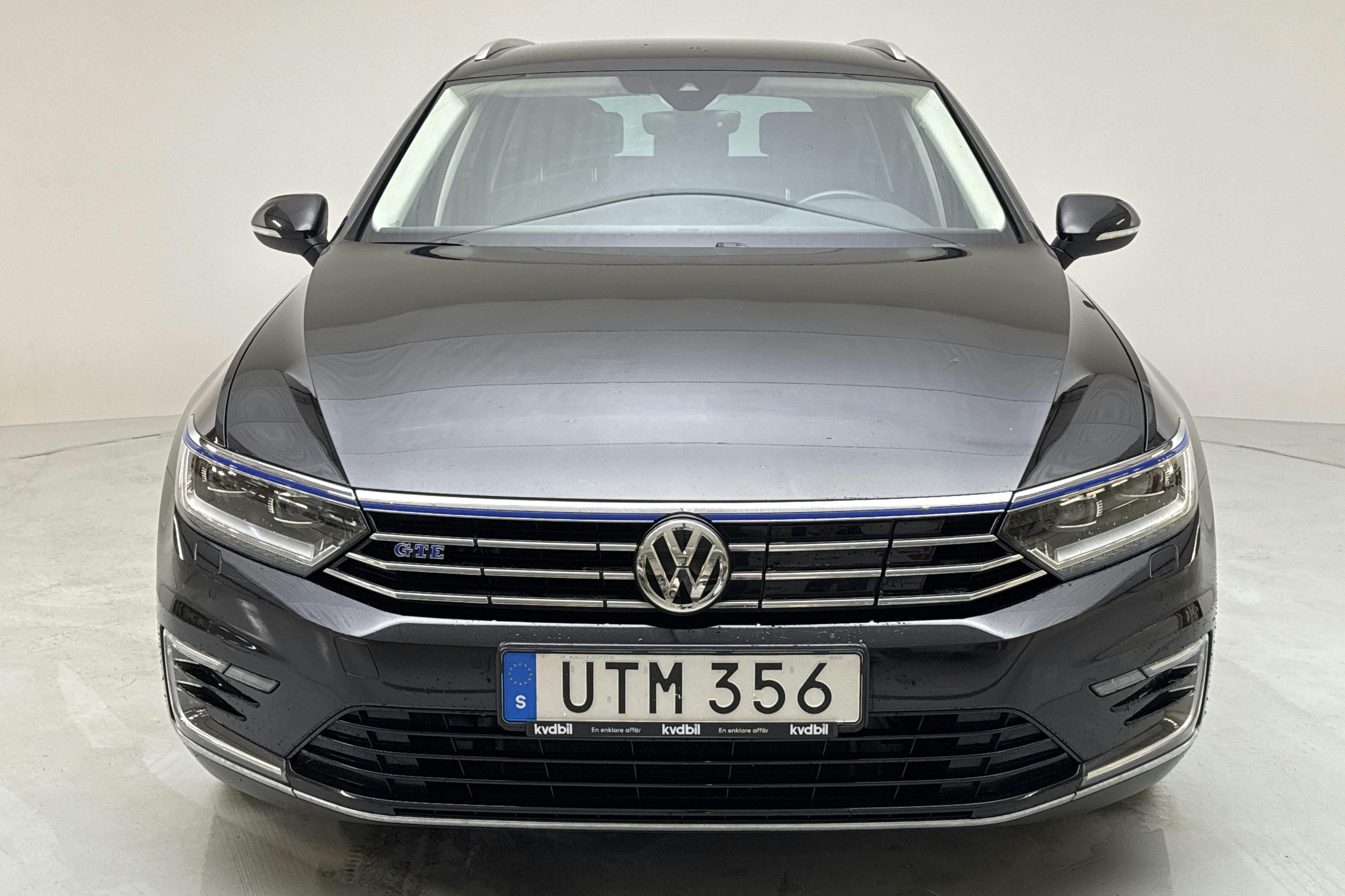 VW Passat 1.4 Plug-in-Hybrid Sportscombi (218hk) - 9 338 mil - Automat - svart - 2019