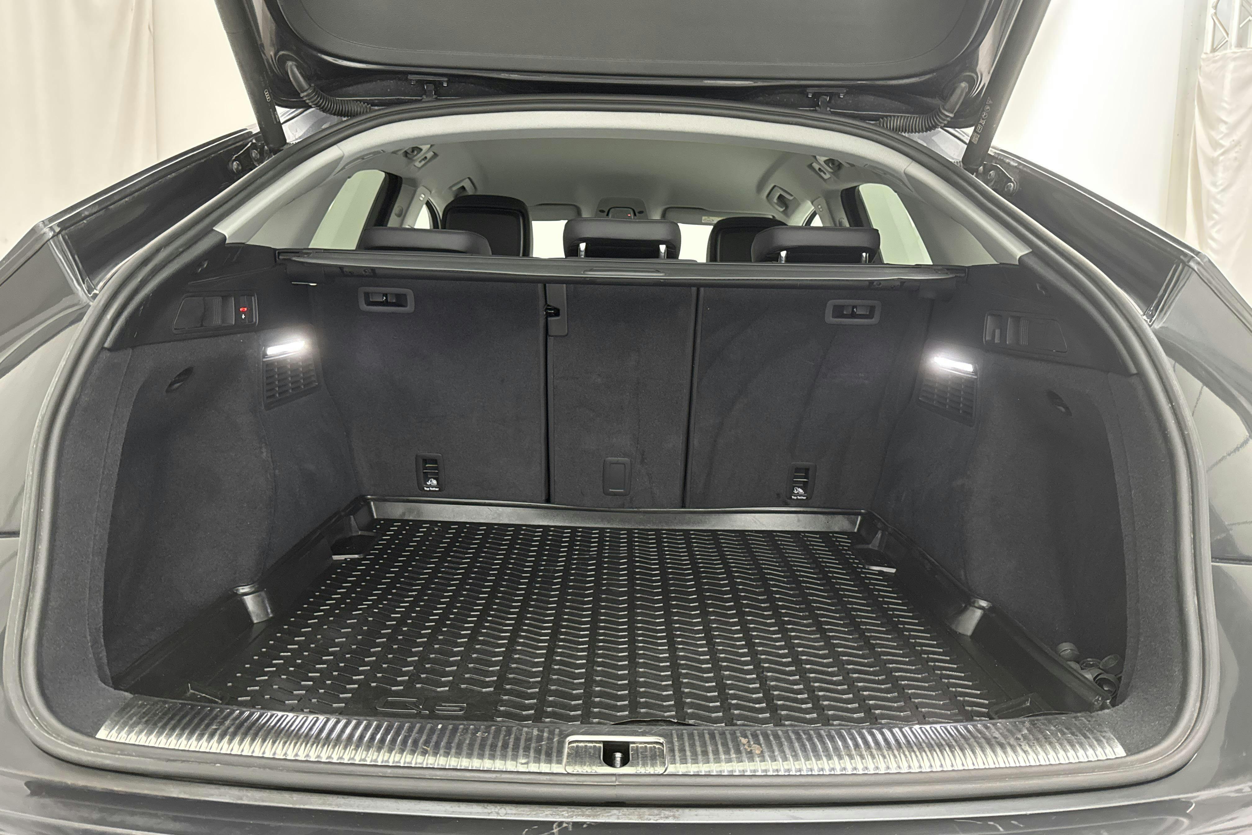 Audi Q5 40 TDI quattro (204hk) - 108 120 km - Automatic - Dark Grey - 2022