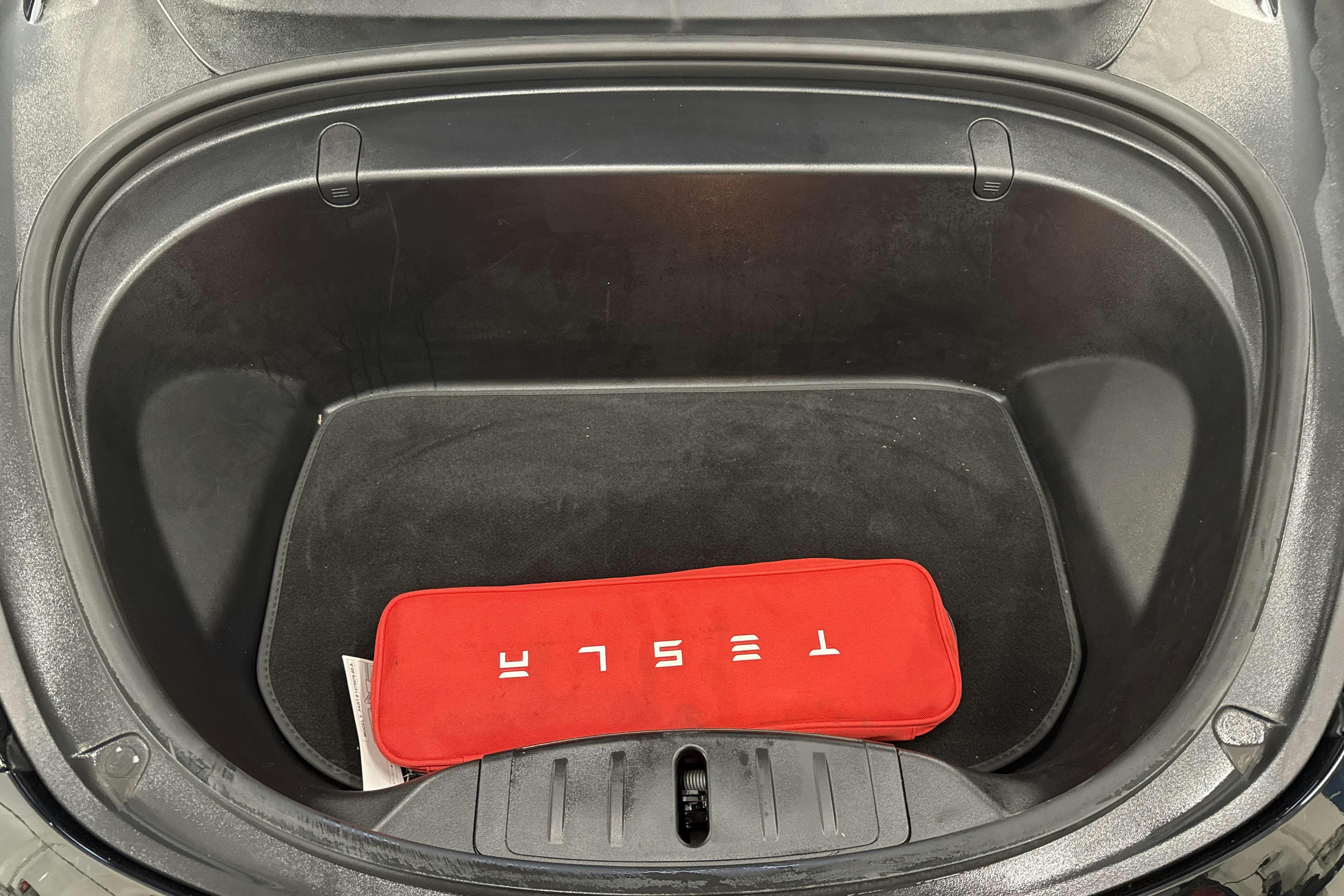 Tesla Model 3 Long Range Dual Motor AWD - 11 506 mil - Automat - svart - 2019