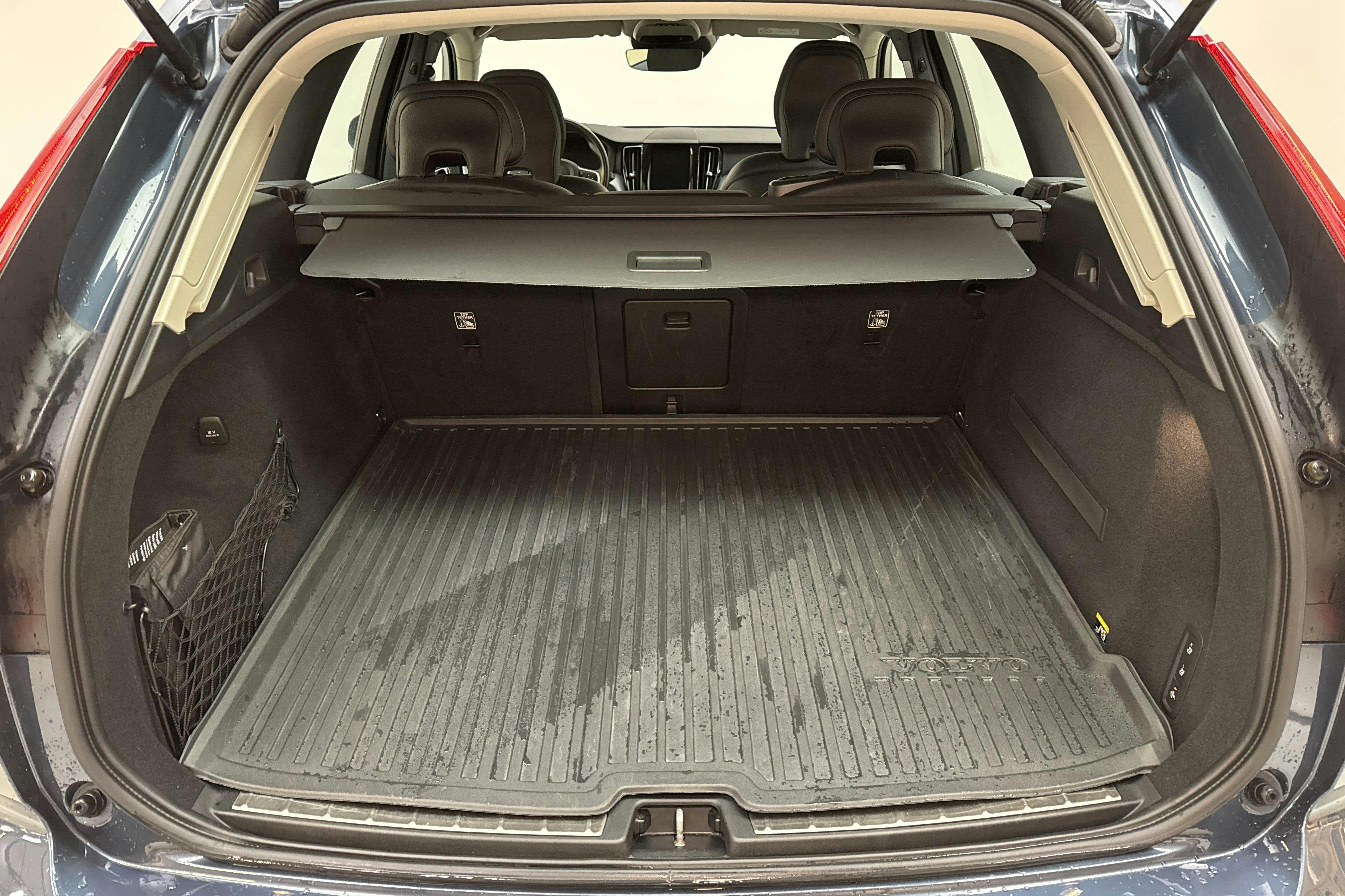 Volvo XC60 D4 2WD (190hk) - 100 030 km - Automatyczna - Dark Blue - 2019